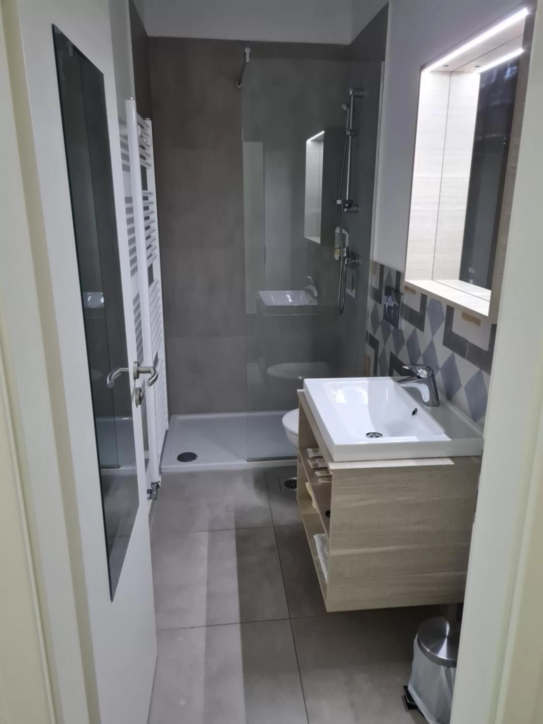 Shower, Bathroom in AZUR ROOMS LJUBLJANA