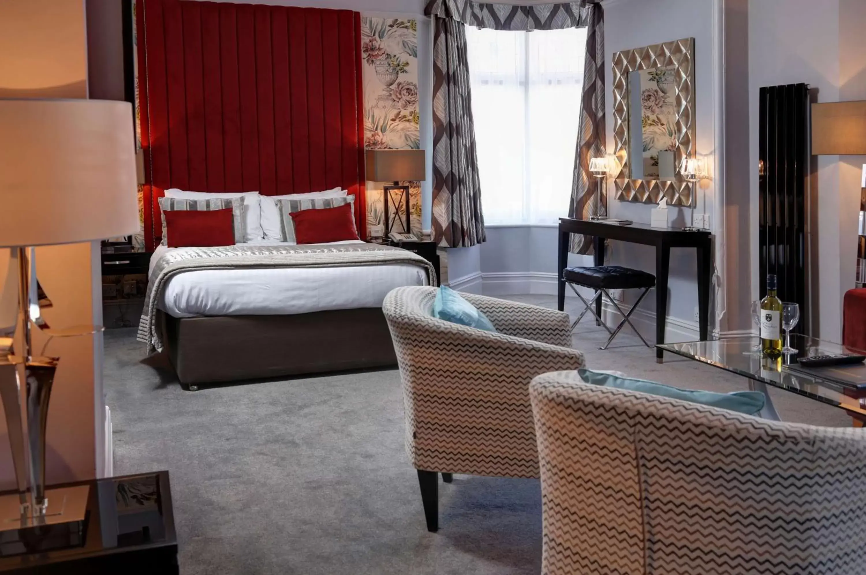 Executive Double Suite in Best Western Brook Hotel Executive Double Suite in Best Western Brook Hotel