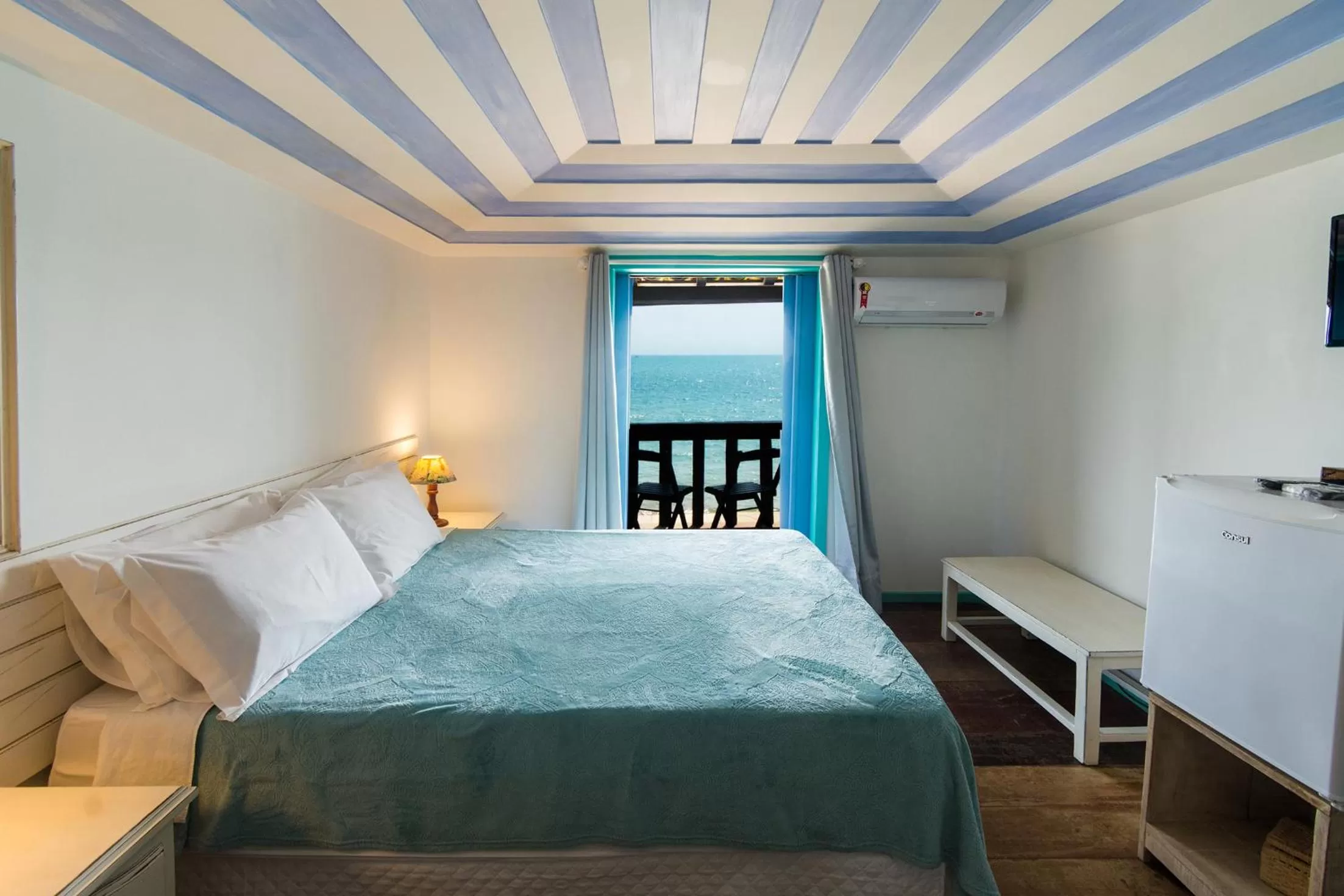 Sea view, Bed in Vila Bela-Emília