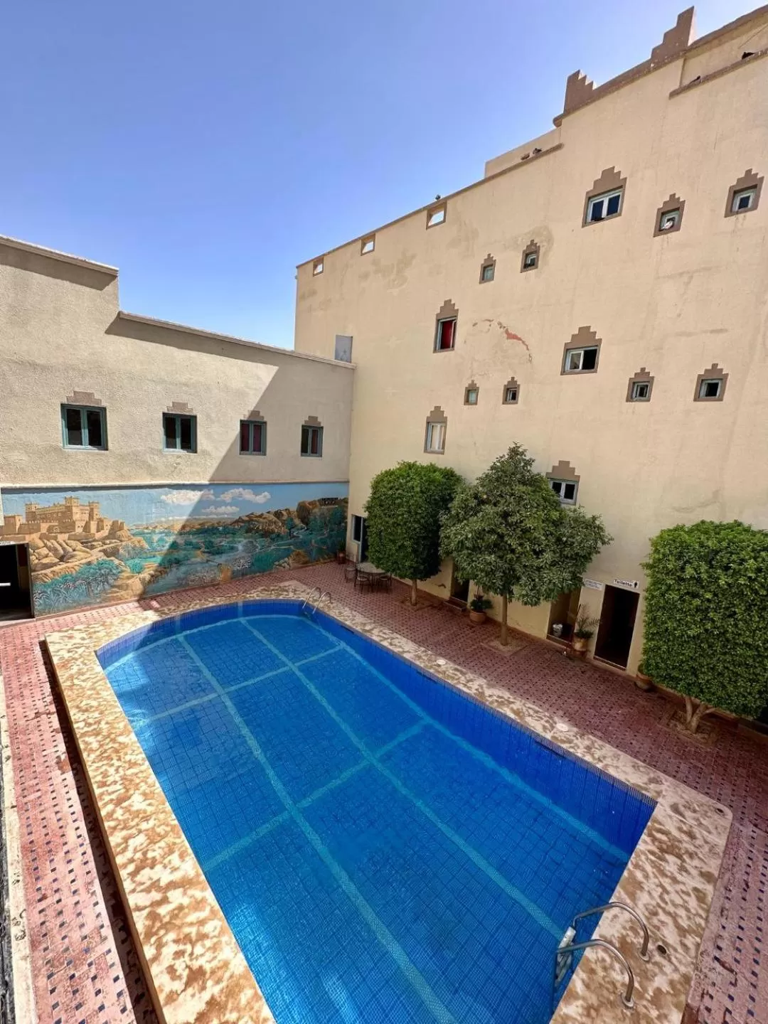 Swimming Pool in Hôtel Restaurant Zaghro