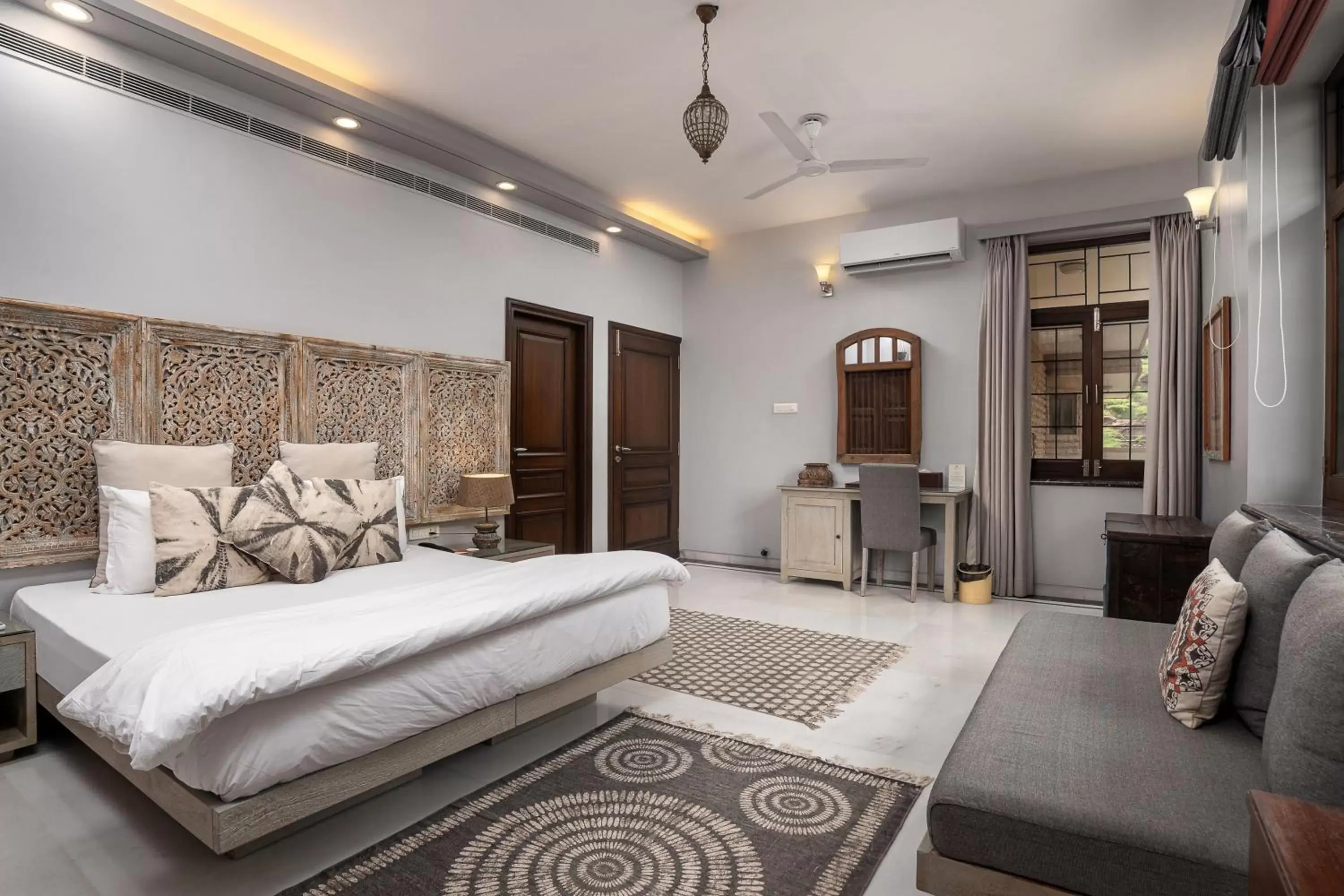 Superior King Room in The Almond Tree Superior King Room in The Almond Tree