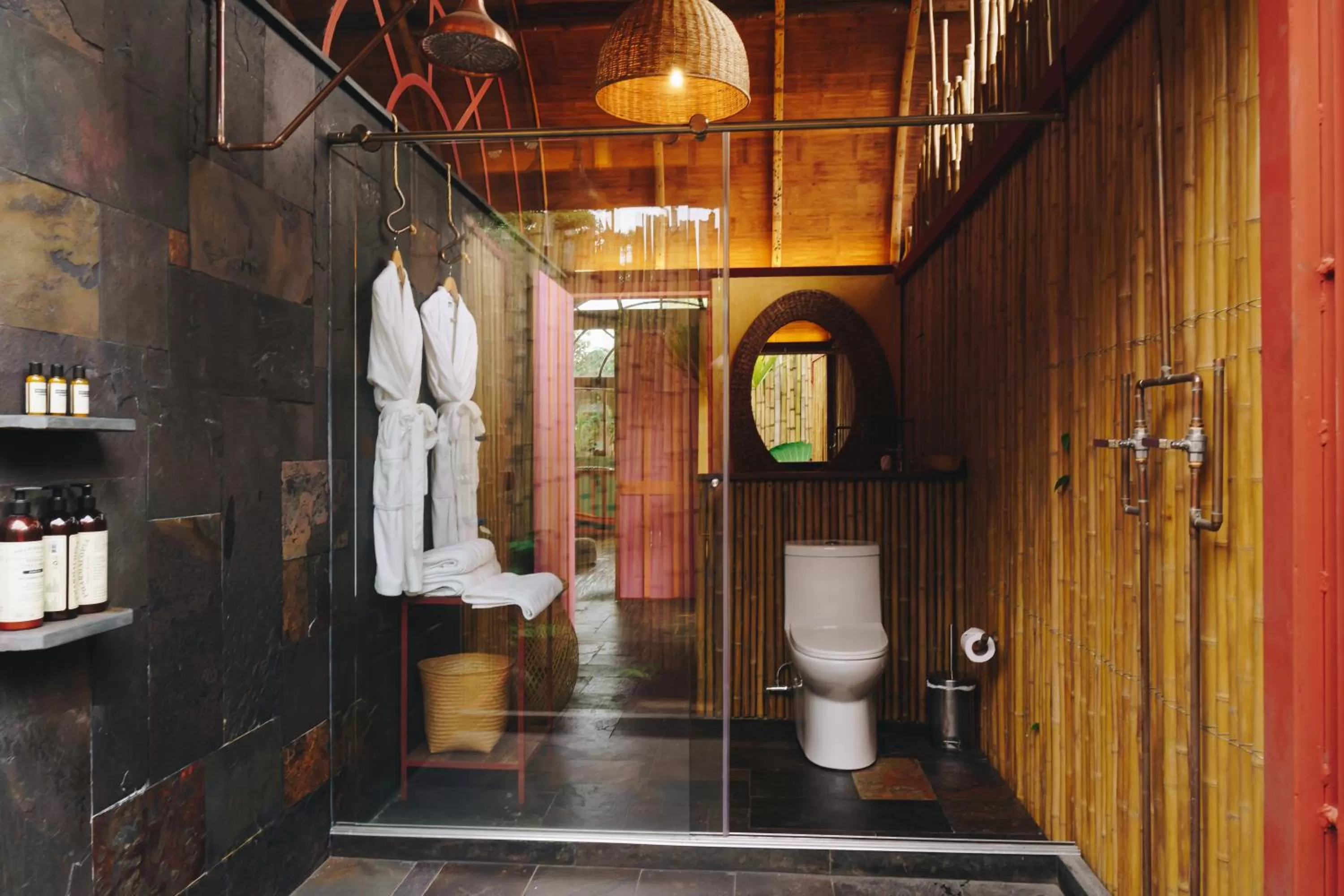 Shower in Sazagua Hotel Boutique