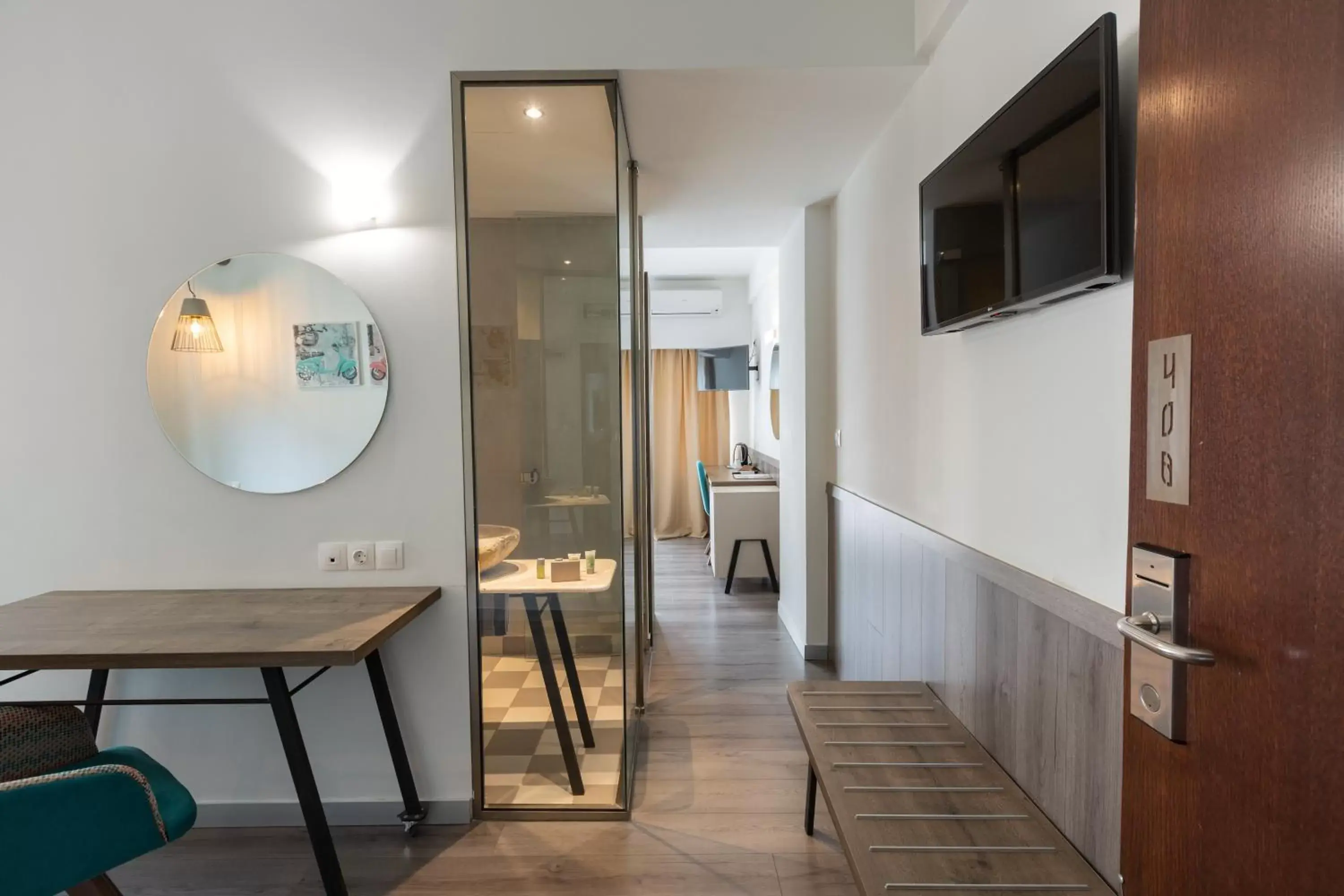 Junior Suite (2 Adults + 1 Child) in Metropolitan Junior Suite (2 Adults + 1 Child) in Metropolitan