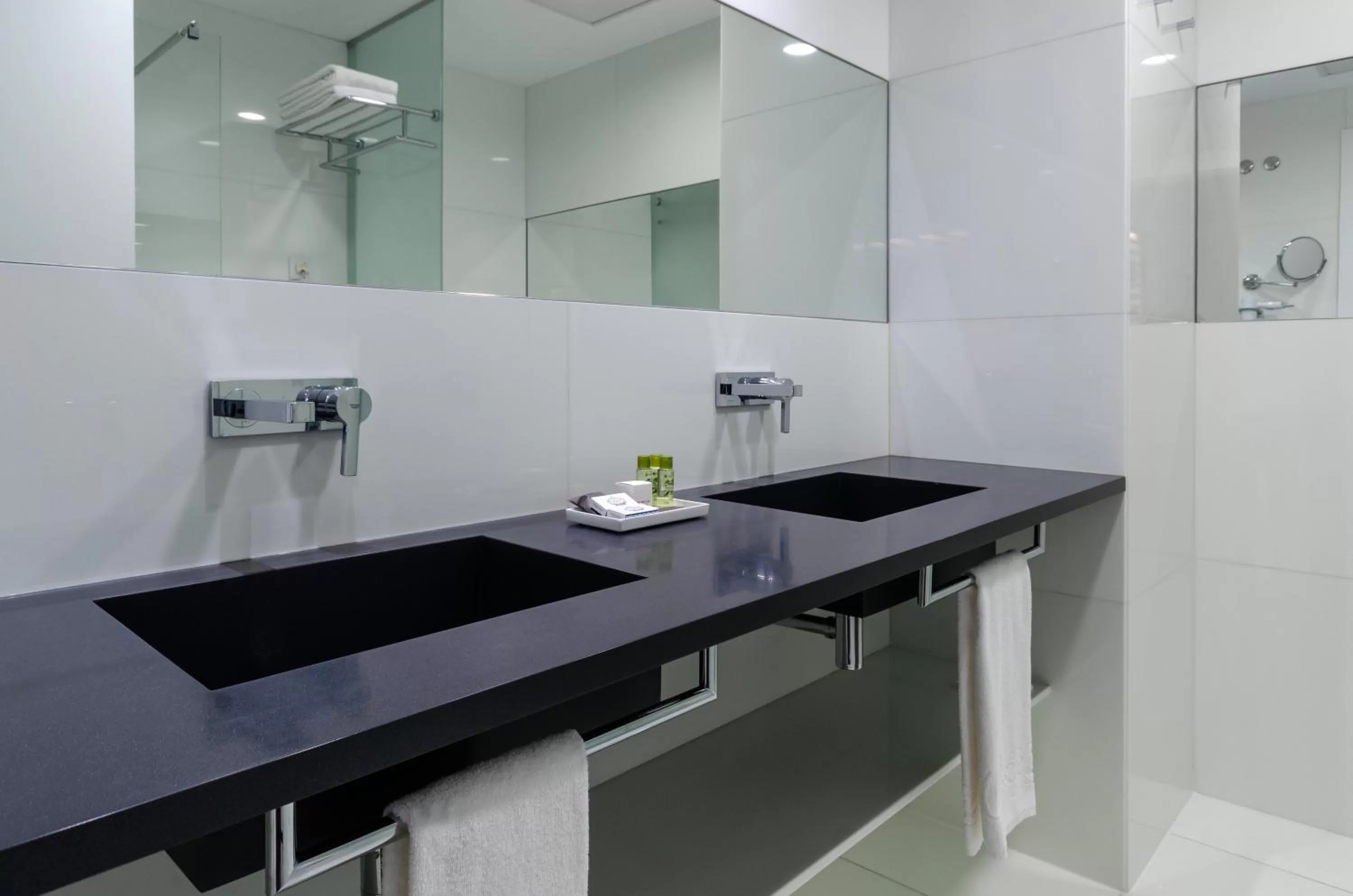 Bathroom in Olissippo Saldanha