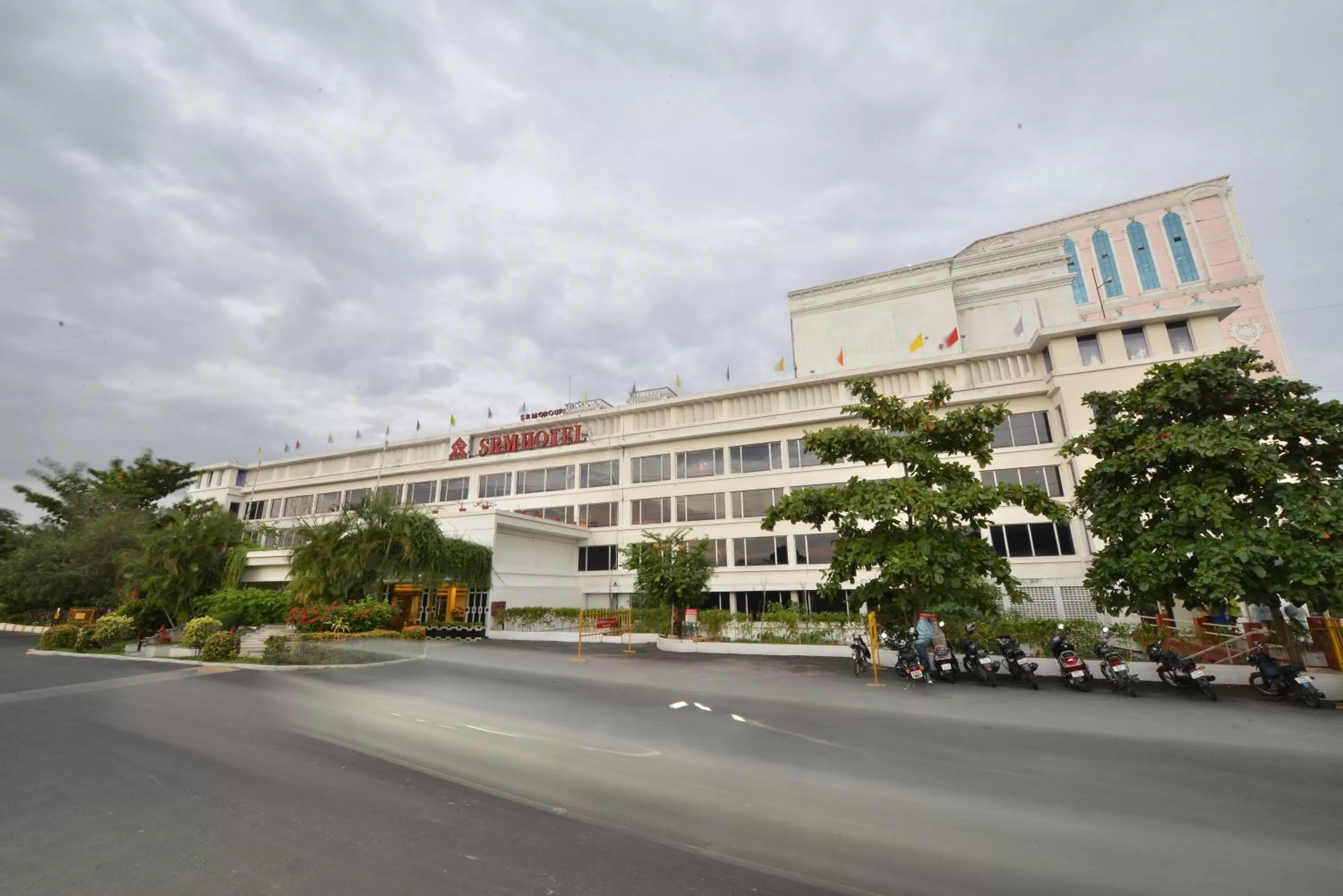 Property building in SRM Hotel Maraimalai Nagar Chennai