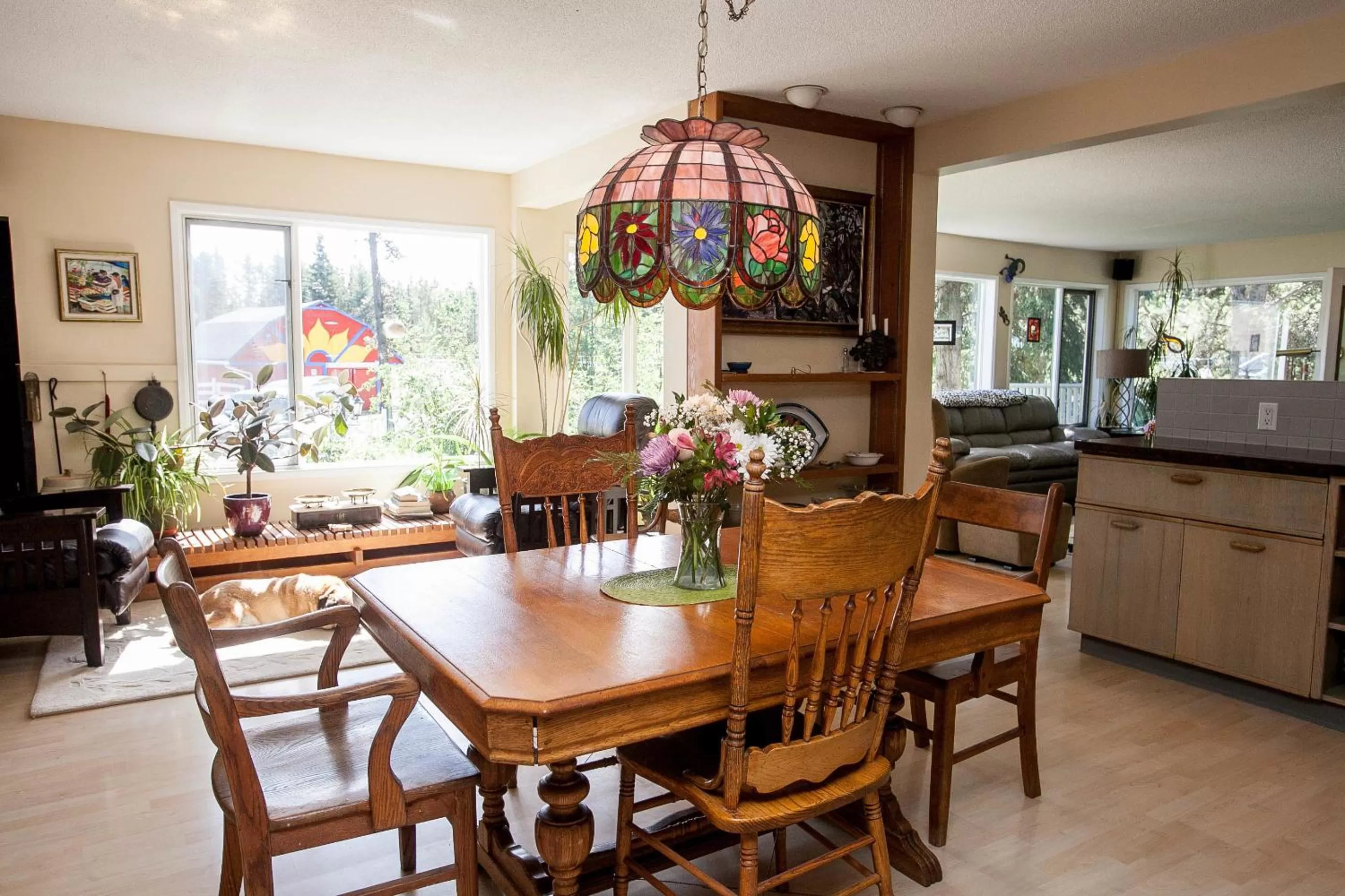 Communal kitchen in Hidden Valley Bed and Breakfast