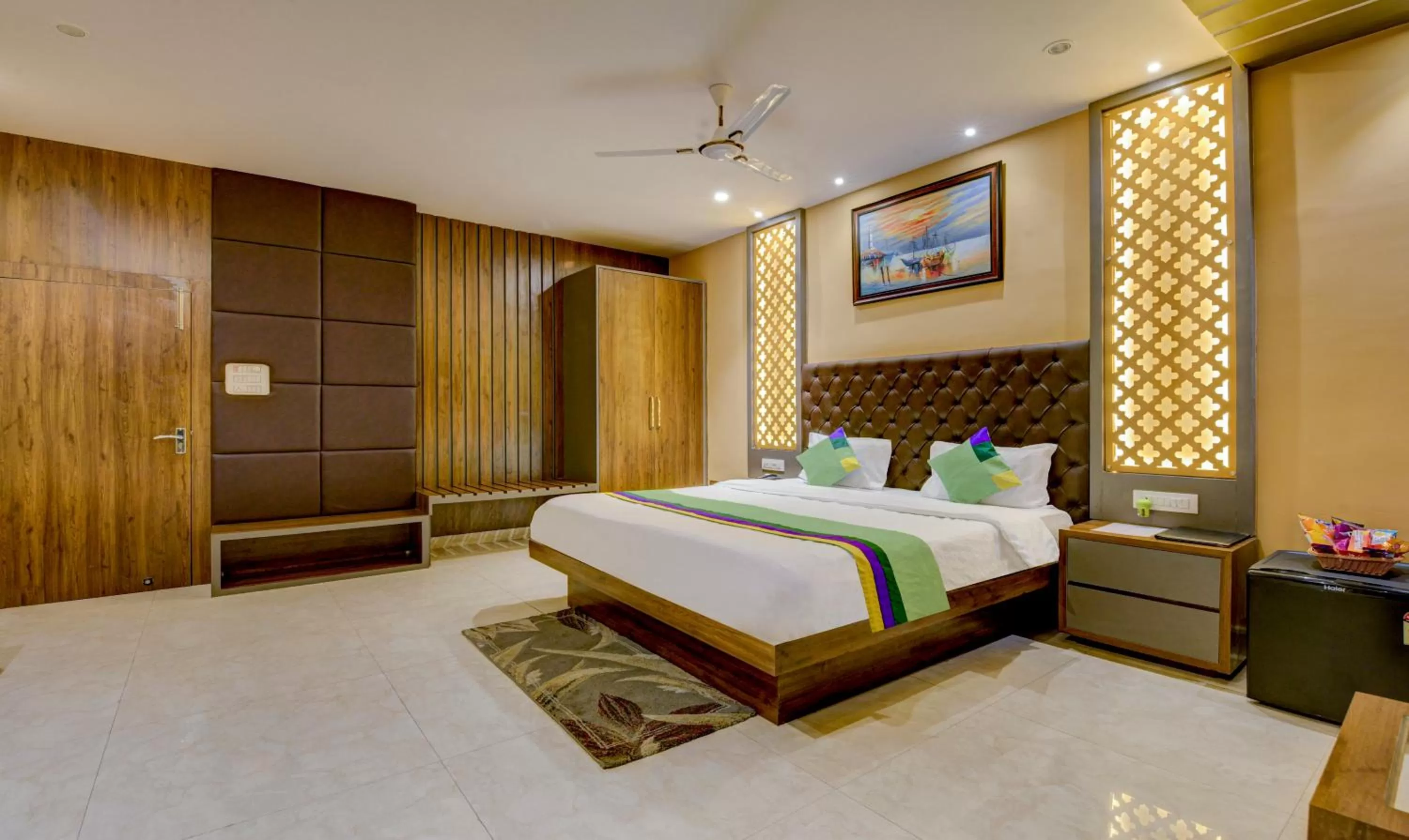 Bedroom, Bed in Treebo Winsome Banquet And Resort