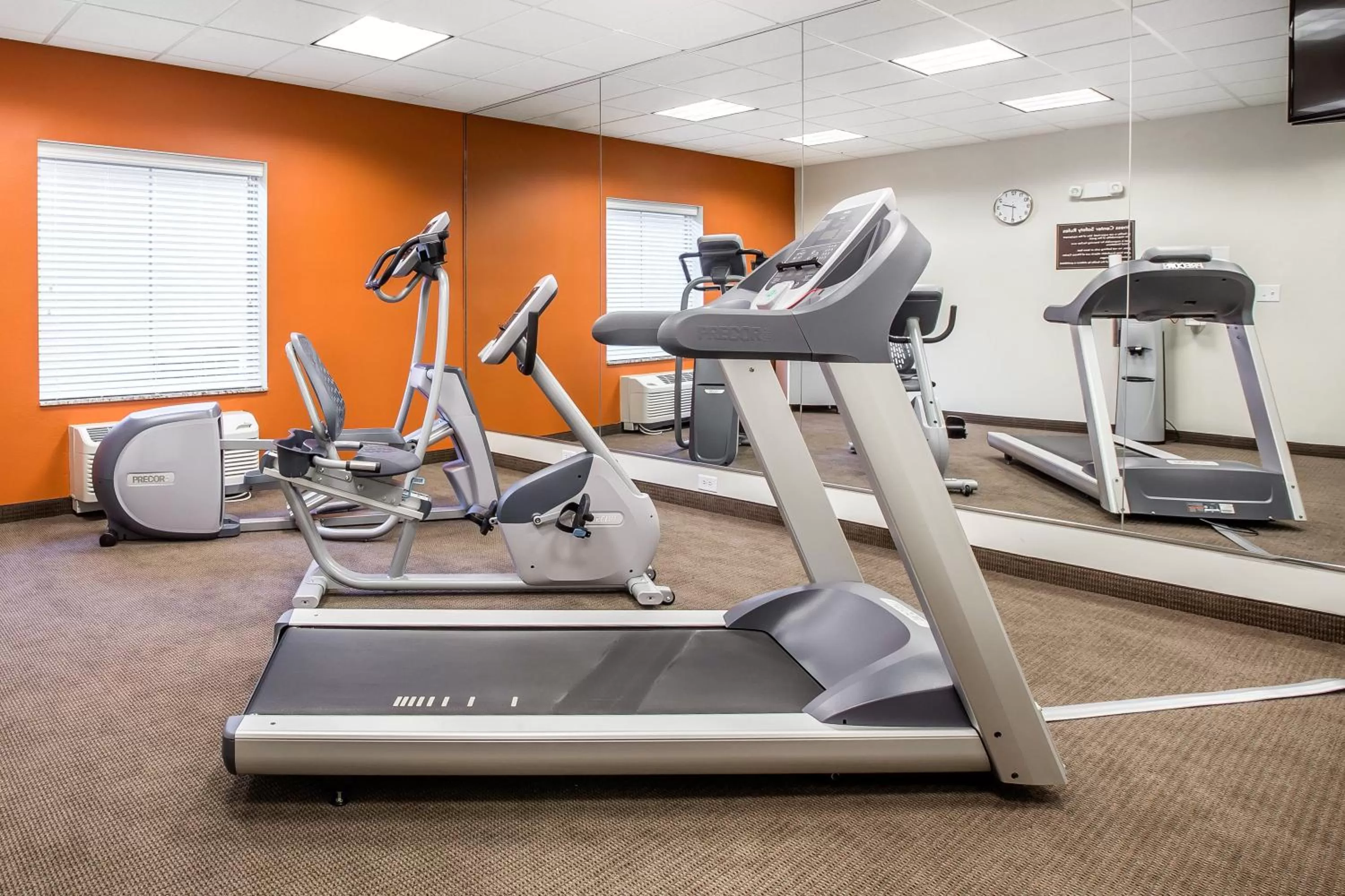 Fitness centre/facilities in MainStay Suites Cartersville