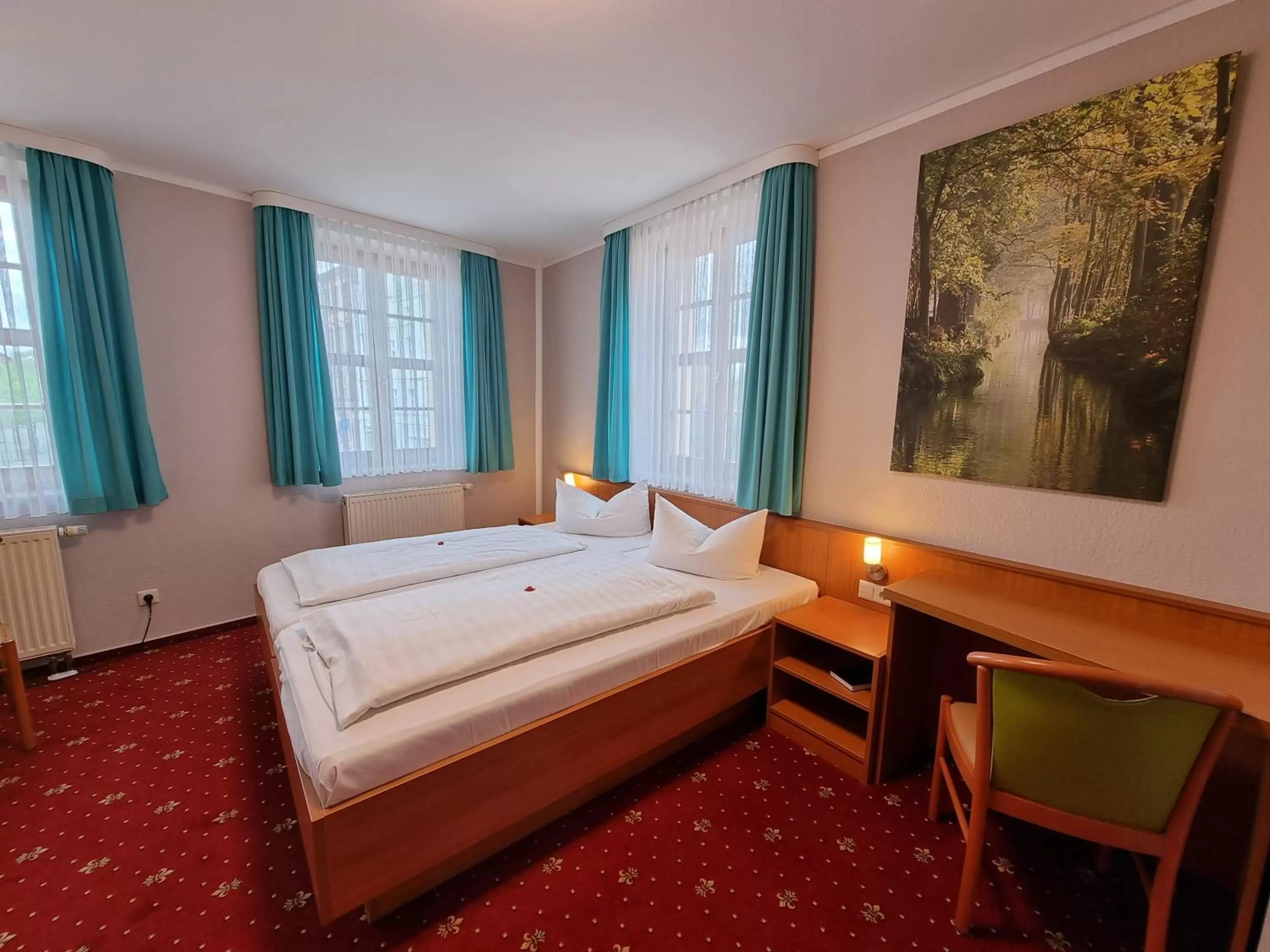 Bed in Hotel Zum Goldenen Löwen