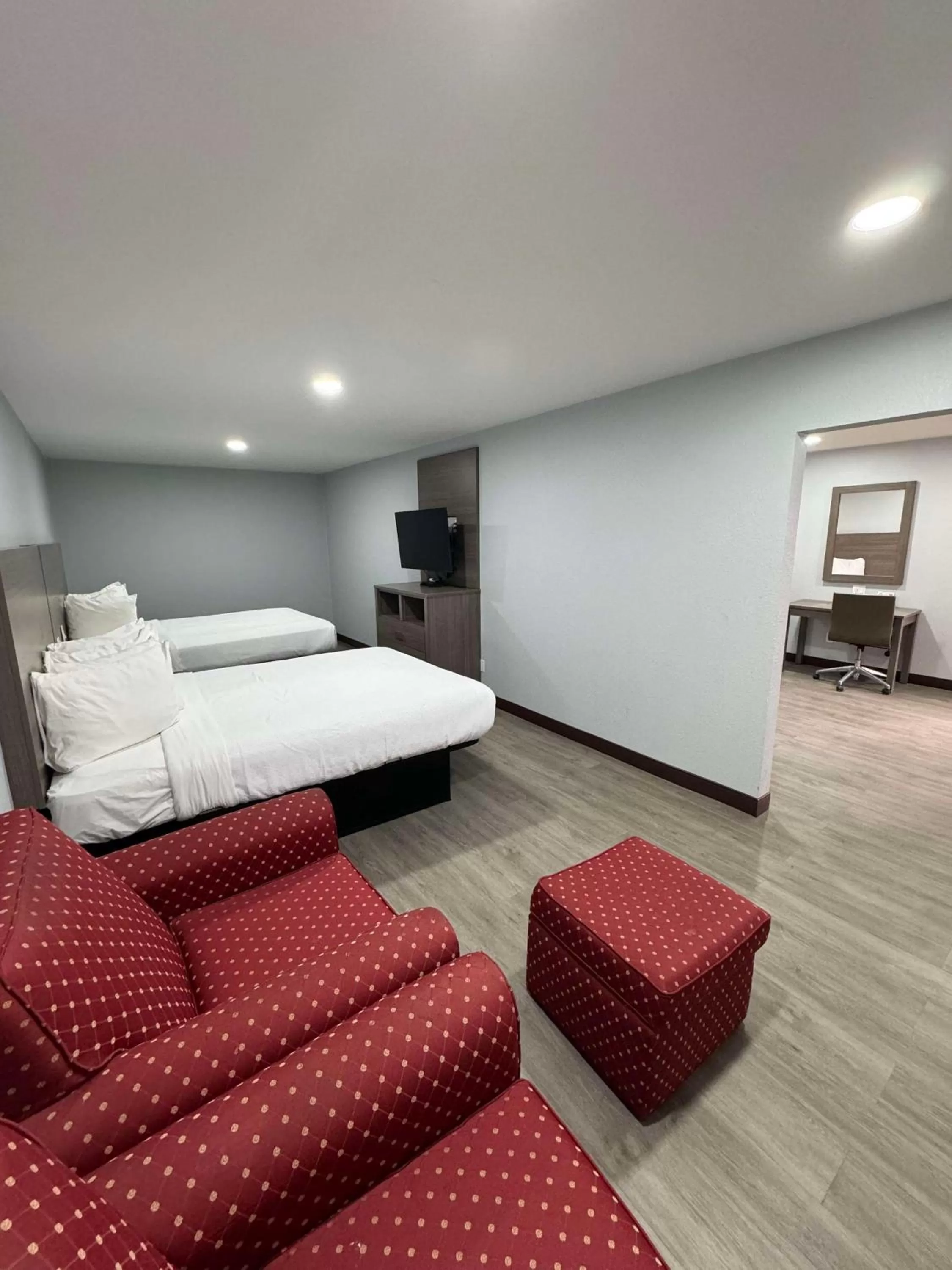 Bedroom, Bed in SureStay Hotel by Best Western Childress