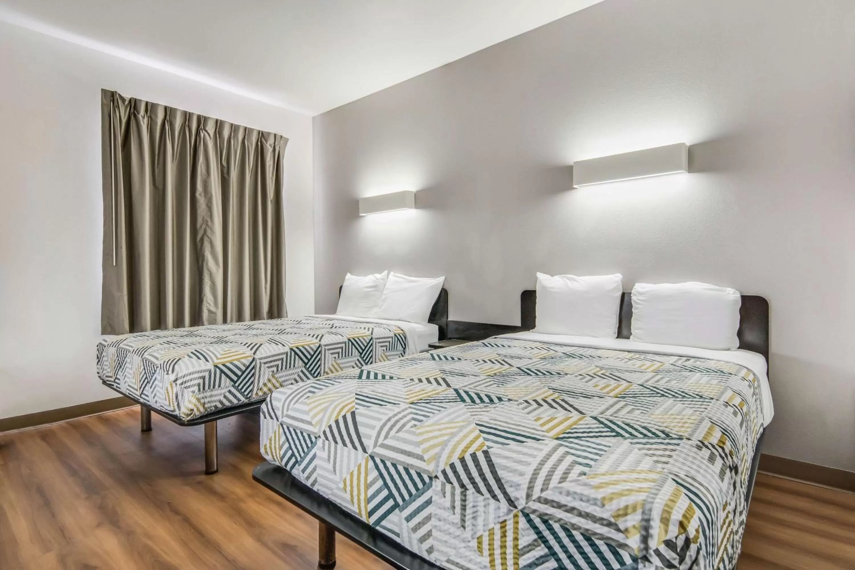 Bedroom, Bed in Motel 6-Cleburne, TX