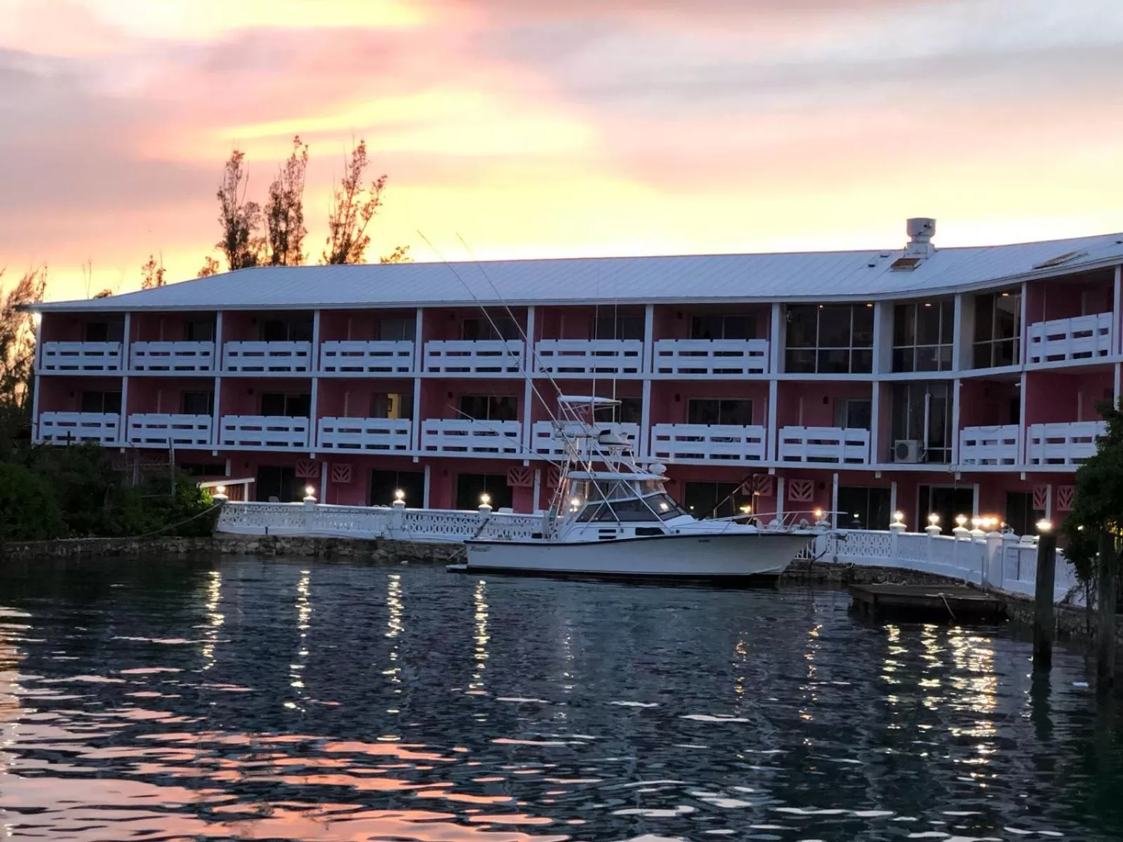 Facade/entrance in Bell Channel Inn Hotel