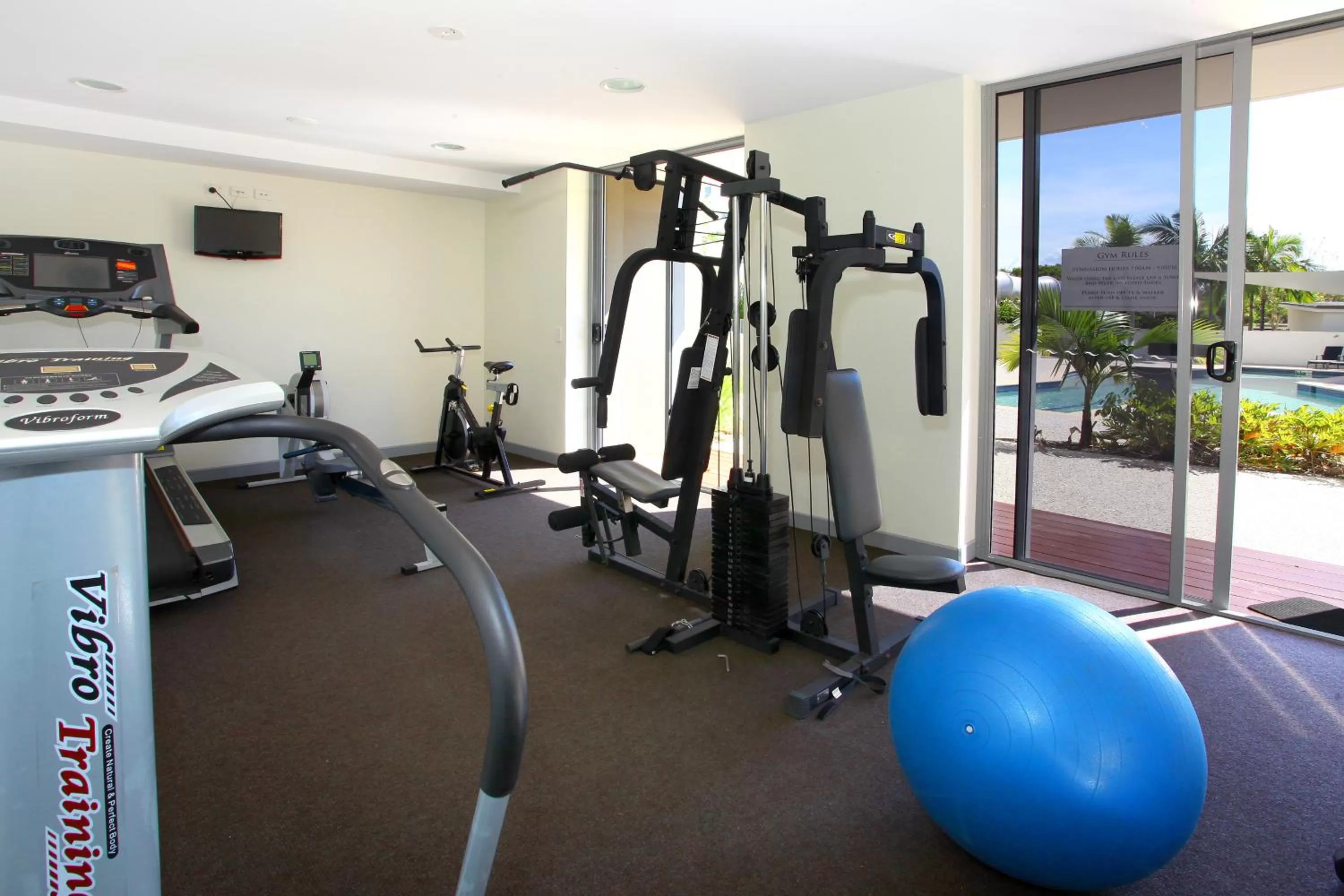 Fitness centre/facilities in Signature Waterfront Apartments