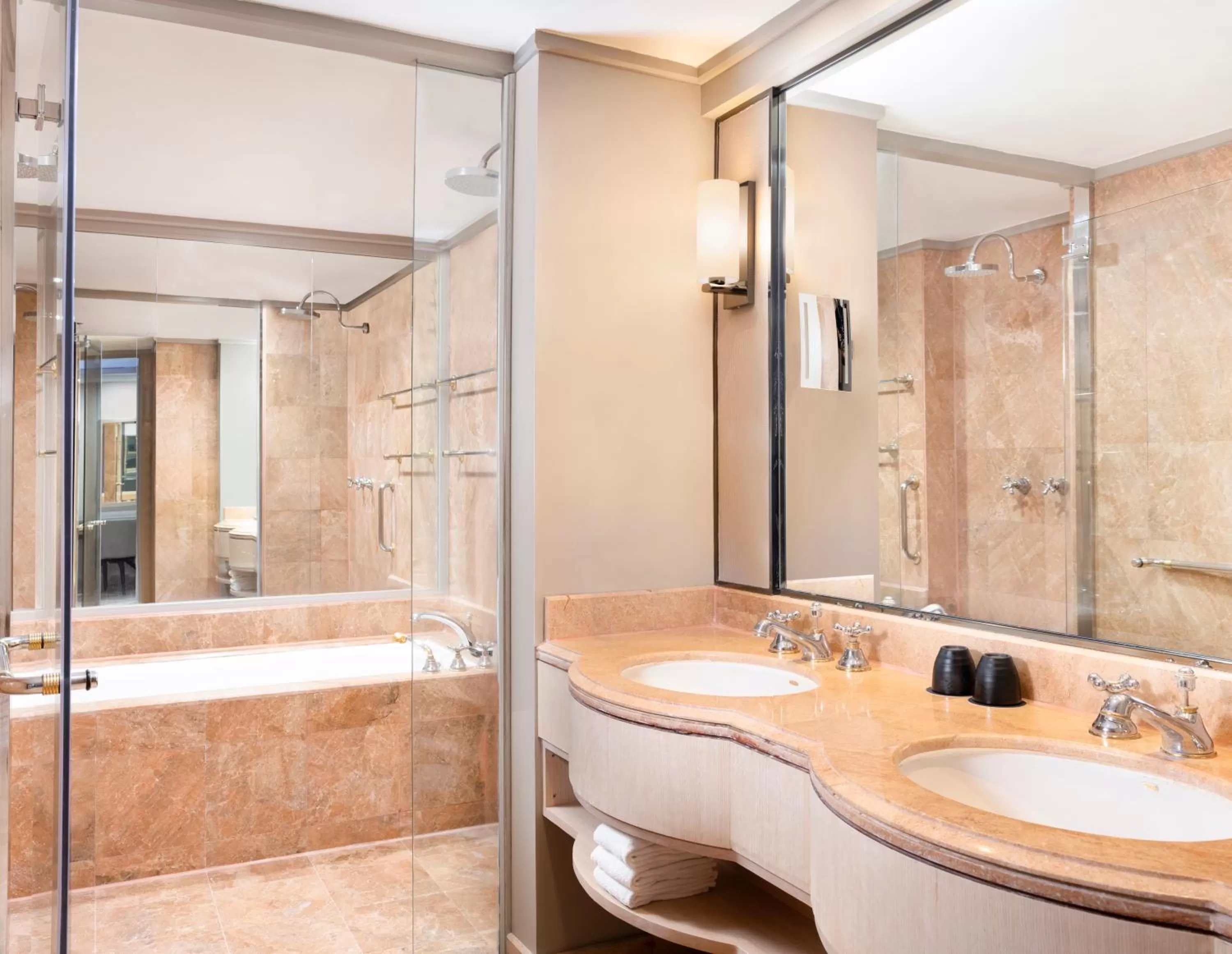 Shower in Sheraton Imperial Kuala Lumpur Hotel