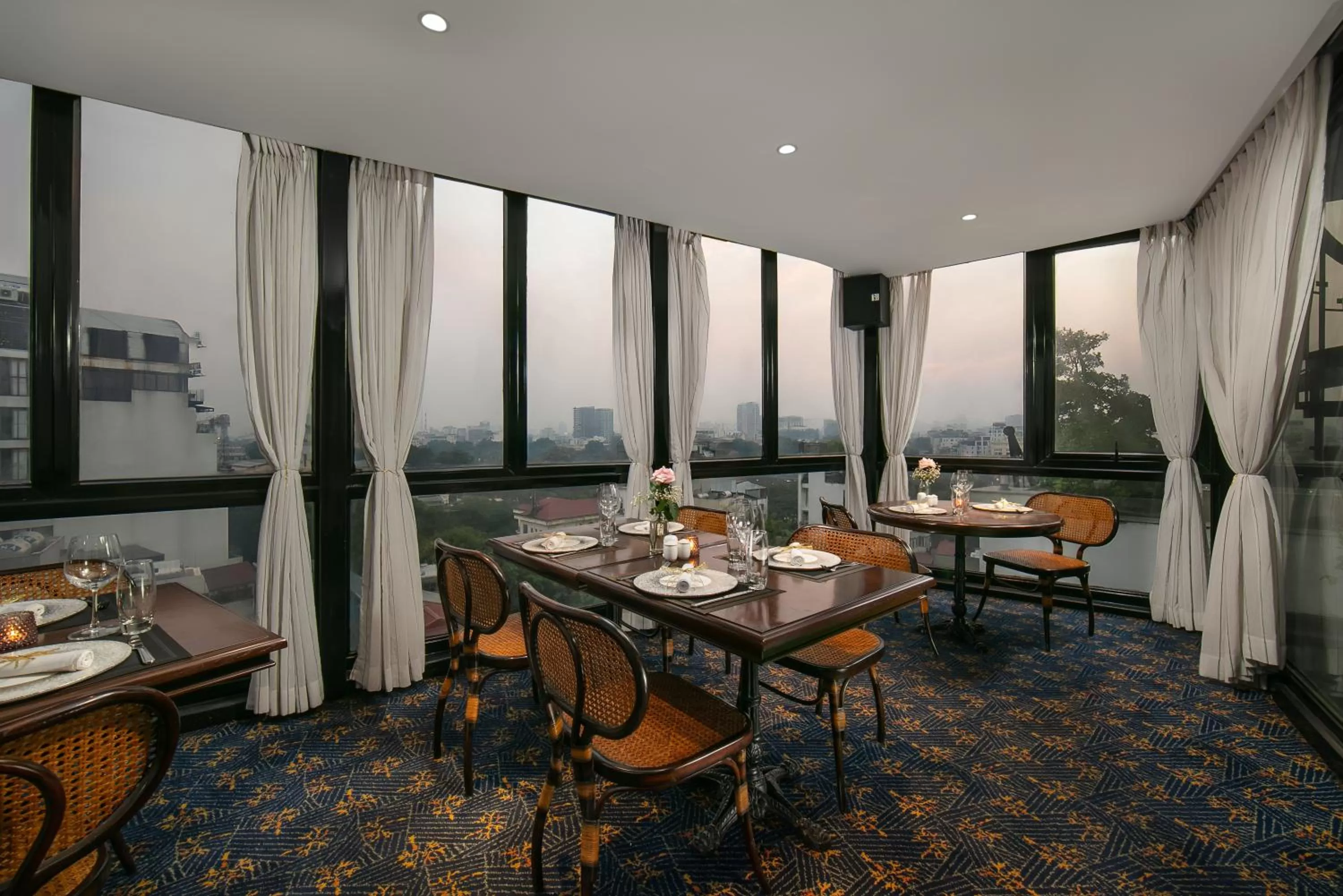 Restaurant/places to eat in La Nueva Boutique Hotel Hanoi & Spa