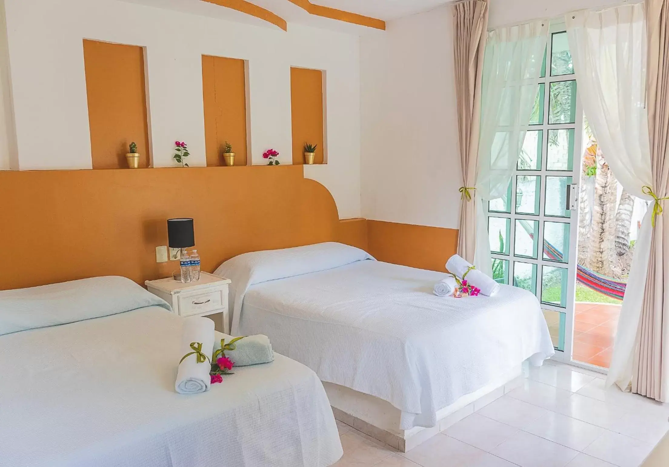 Double Room with Two Double Beds with Lagoon View in Hotel Lagoon - Pet Friendly Double Room with Two Double Beds with Lagoon View in Hotel Lagoon - Pet Friendly