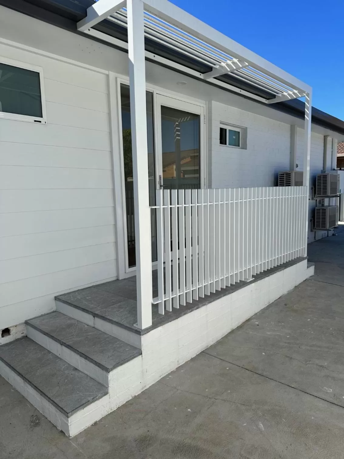 Property building in Surf Beach Motel Port