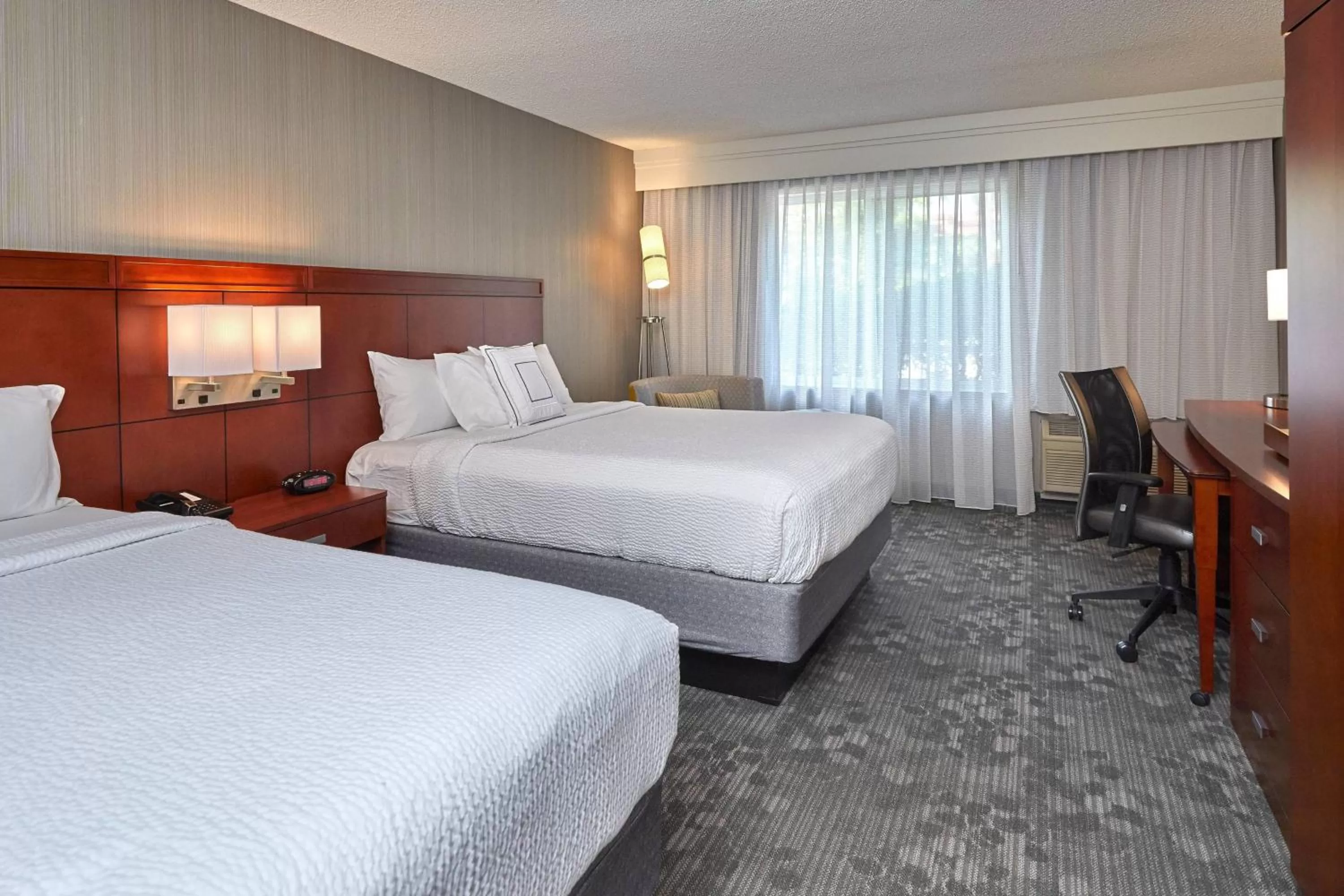 Queen Room with Two Queen Beds and Adapted Tub - Mobility Accessible in Courtyard by Marriott Eugene Springfield
