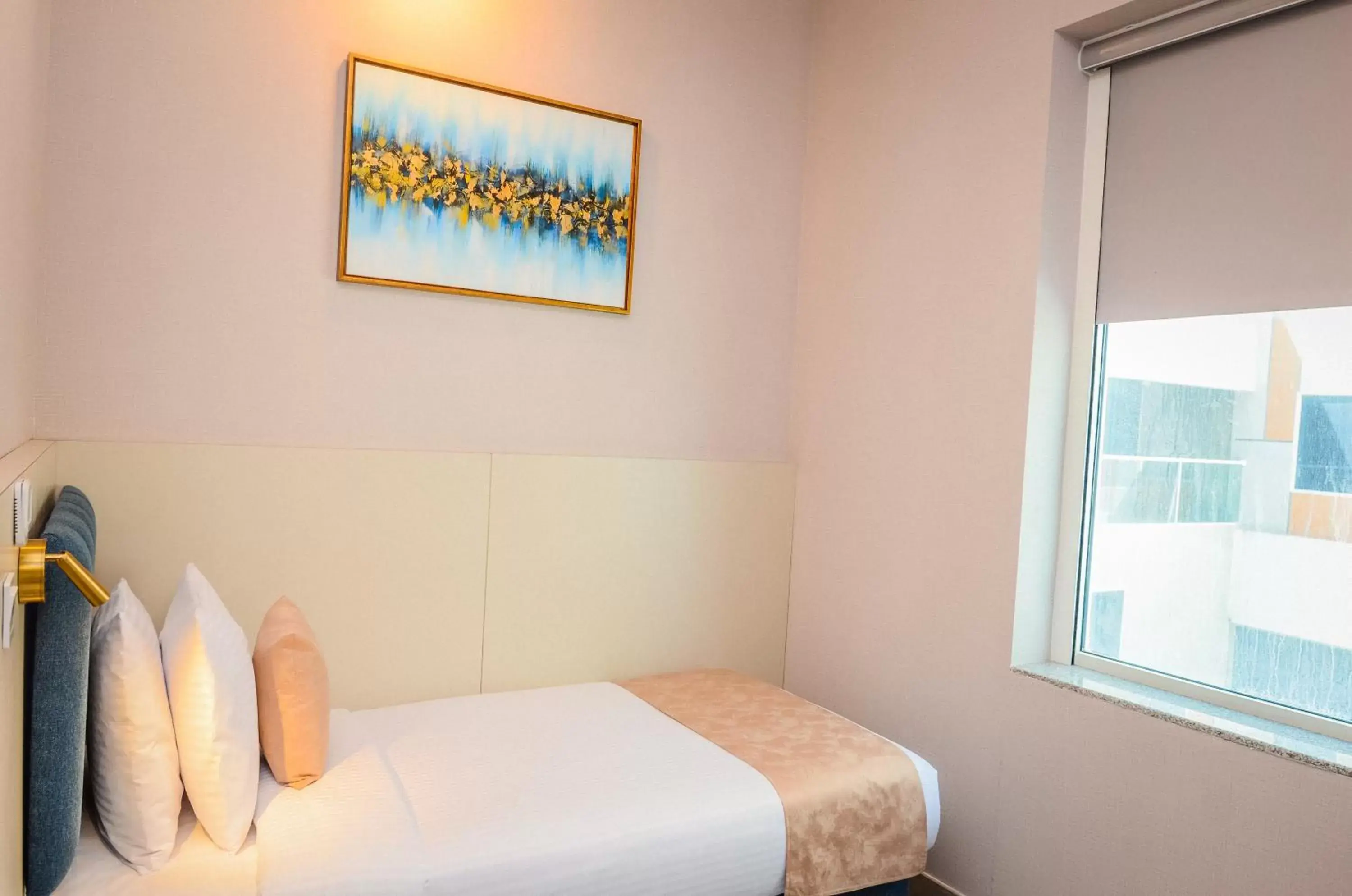 Standard Single Room Non Smoking in VOGO Grand Hotel Formerly Best Western Plus Hotel Dubai Academic City Standard Single Room Non Smoking in VOGO Grand Hotel Formerly Best Western Plus Hotel Dubai Academic City