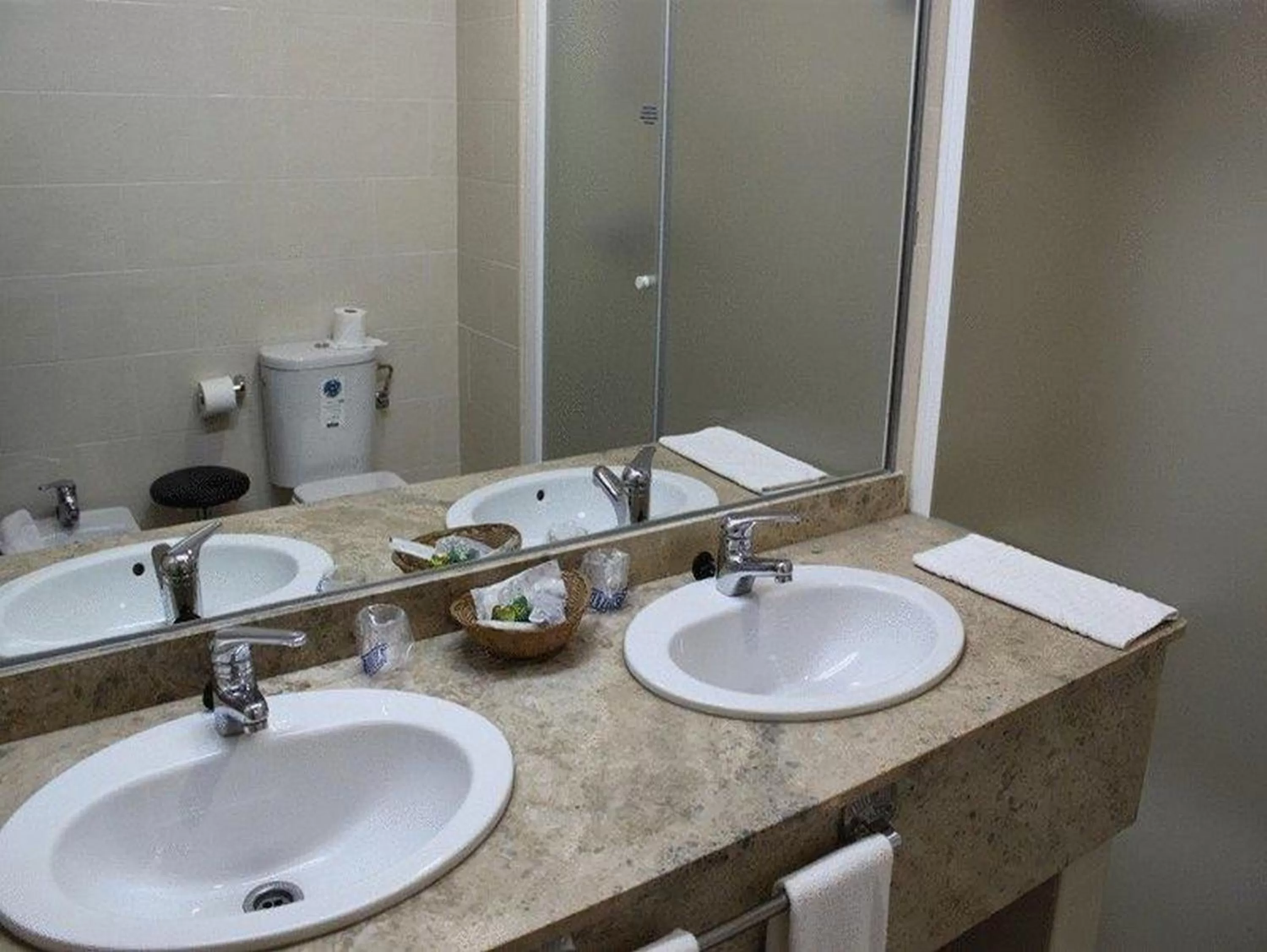 Bathroom in Hotel Ébora by Vivere Stays