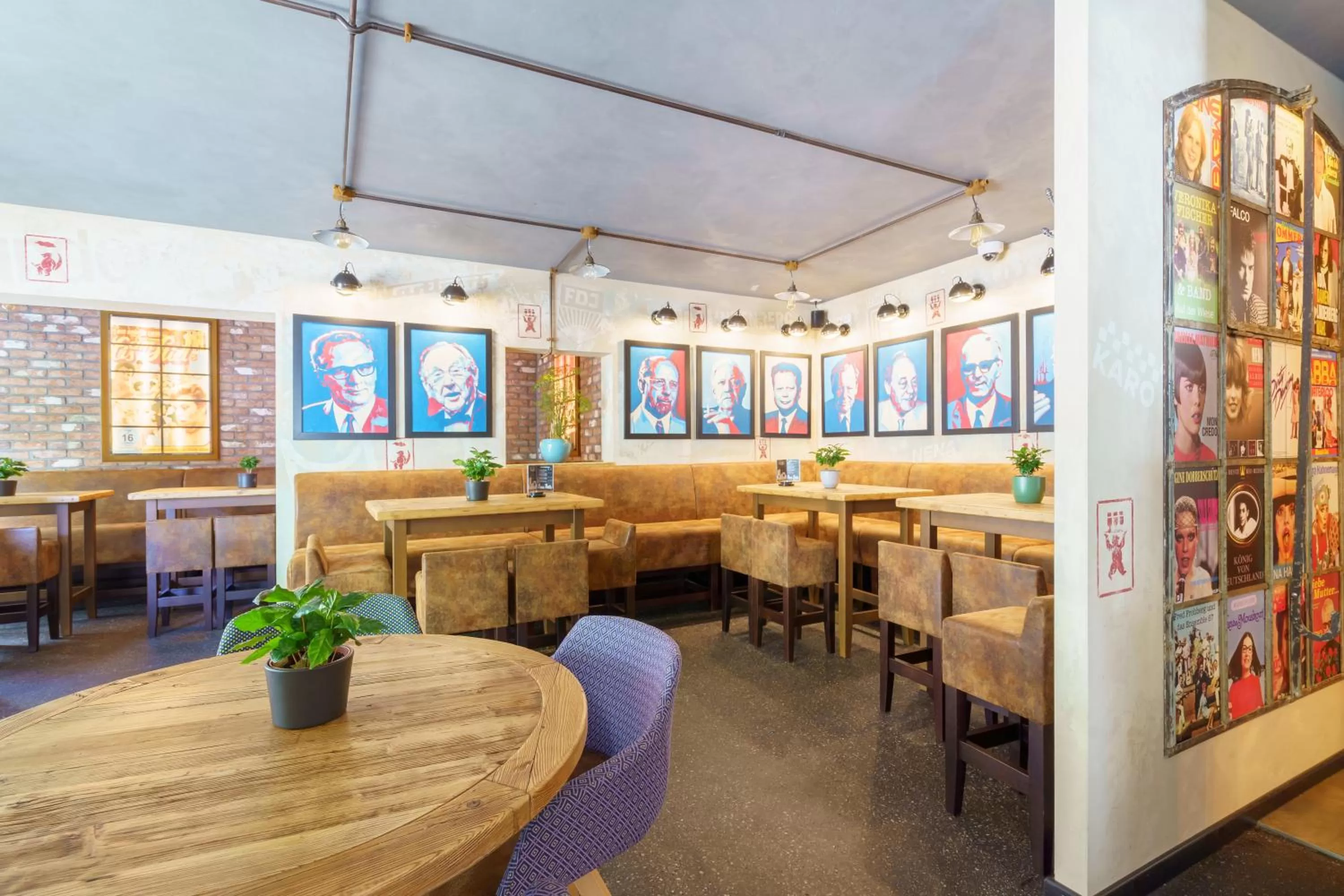 Food and drinks, Restaurant/Places to Eat in BlnCty Hotel