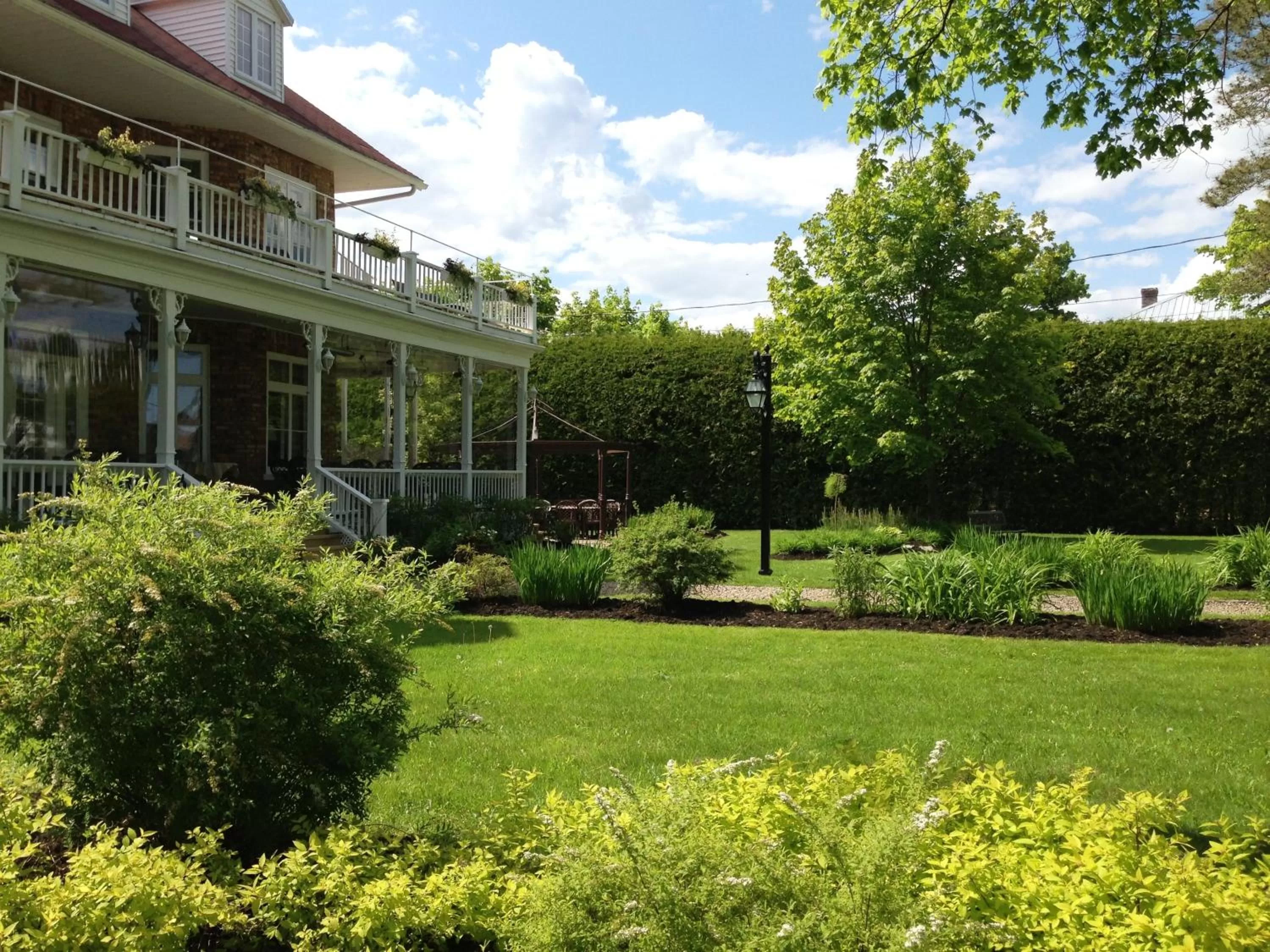 Facade/entrance in Chez Truchon Bistro-Auberge