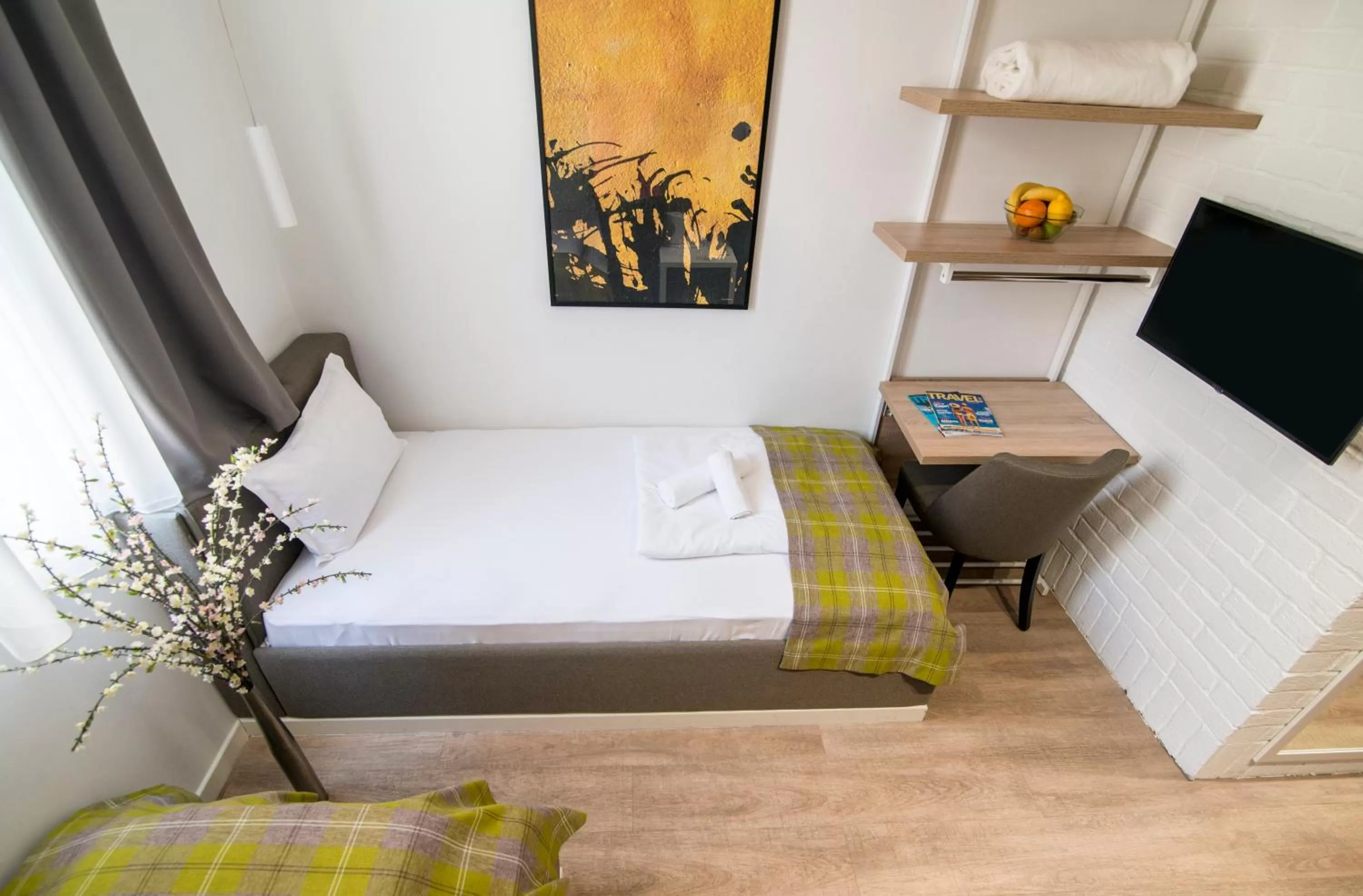 Shower, Bed in Belgrade Inn Garni Hotel