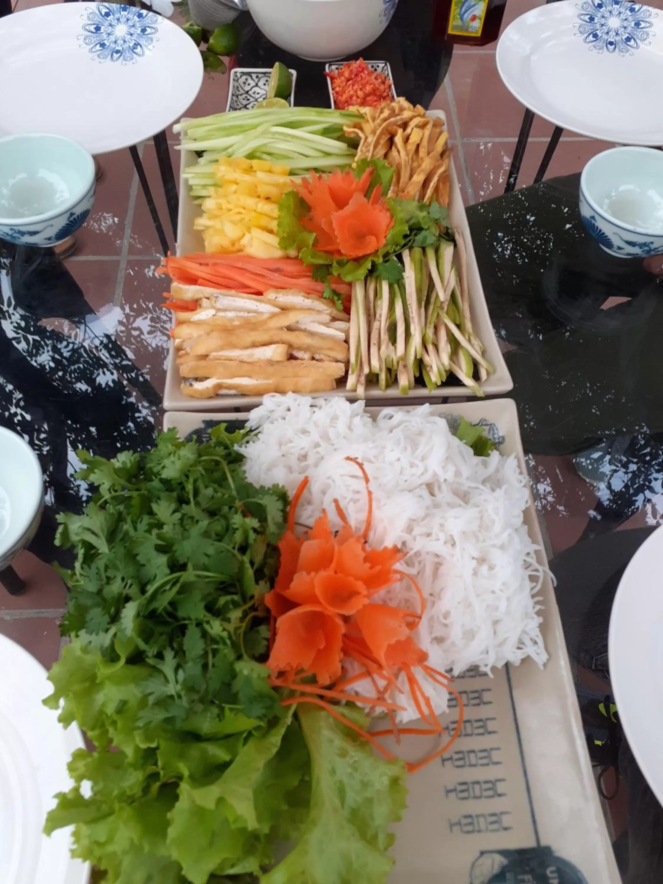 Food and drinks in Trang An Lamia Bungalow