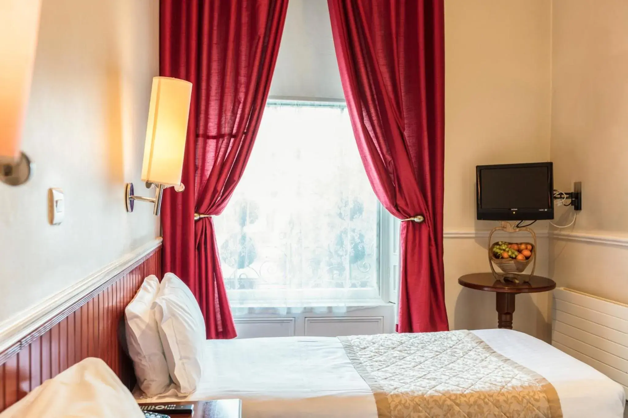 Single Room in The Lansdowne Hotel Single Room in The Lansdowne Hotel