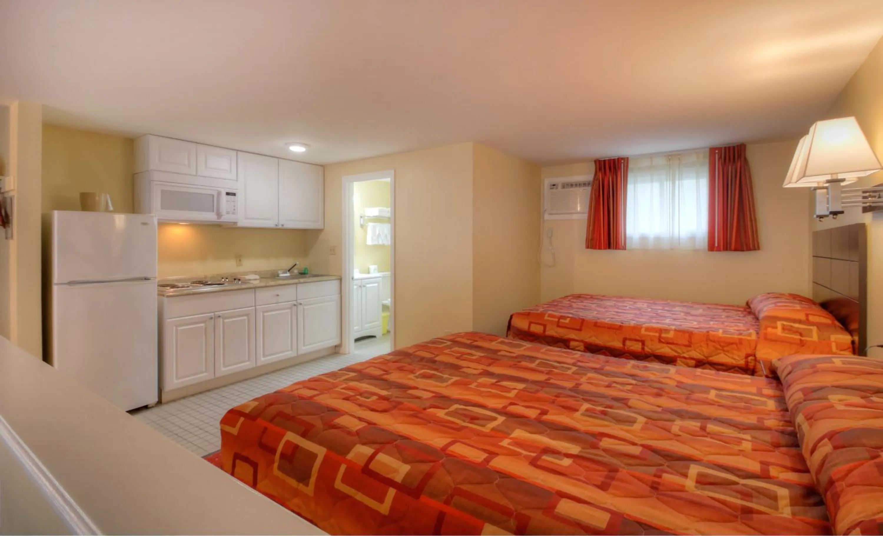 Bed in Ogunquit Tides