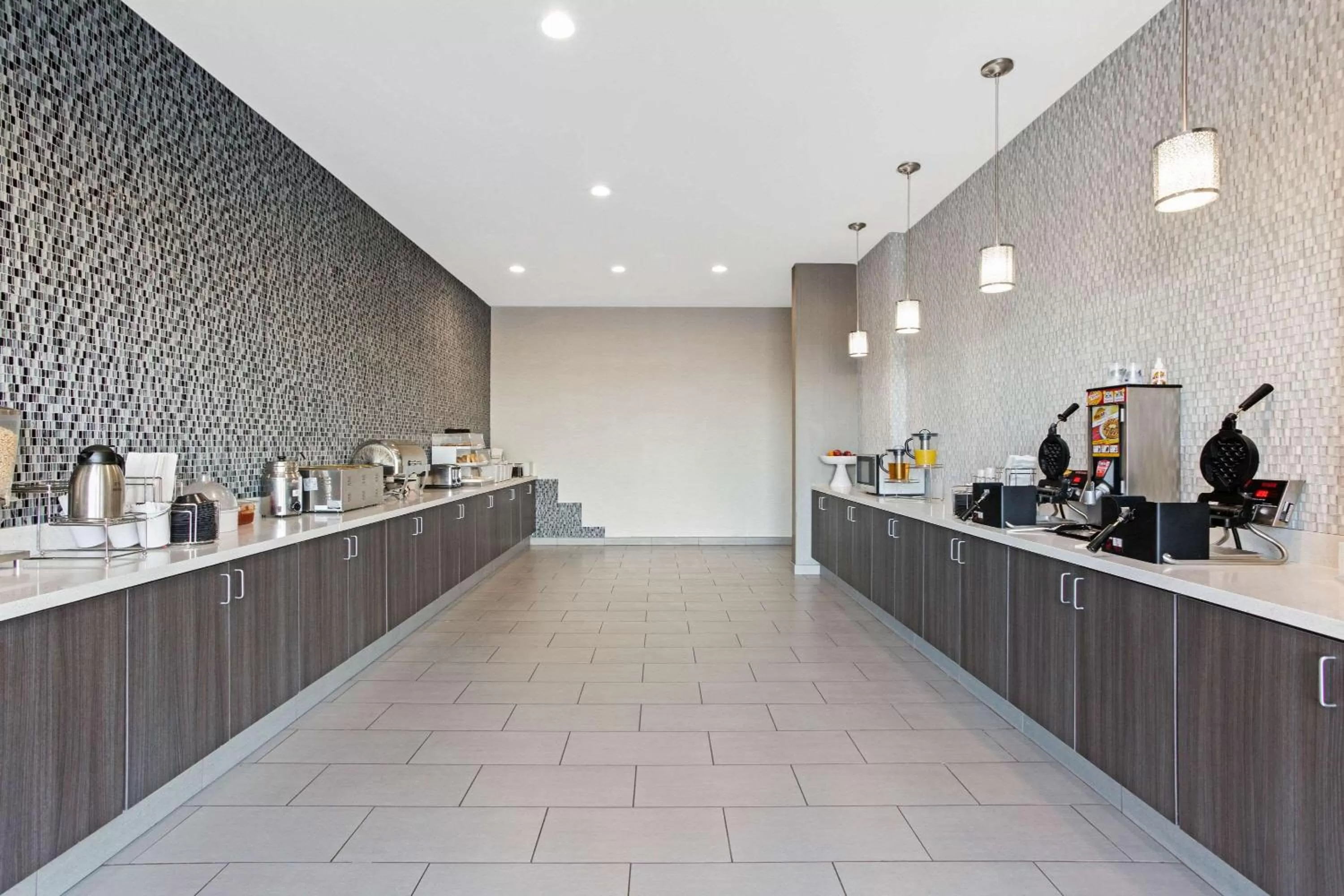 Restaurant/places to eat in La Quinta by Wyndham Sweetwater East