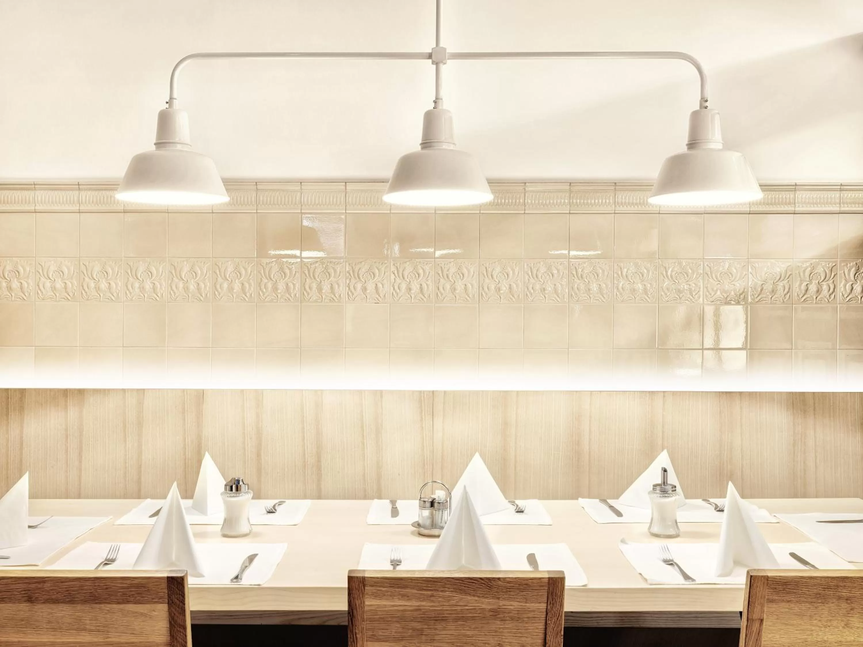 Restaurant/places to eat in Alphotel Innsbruck