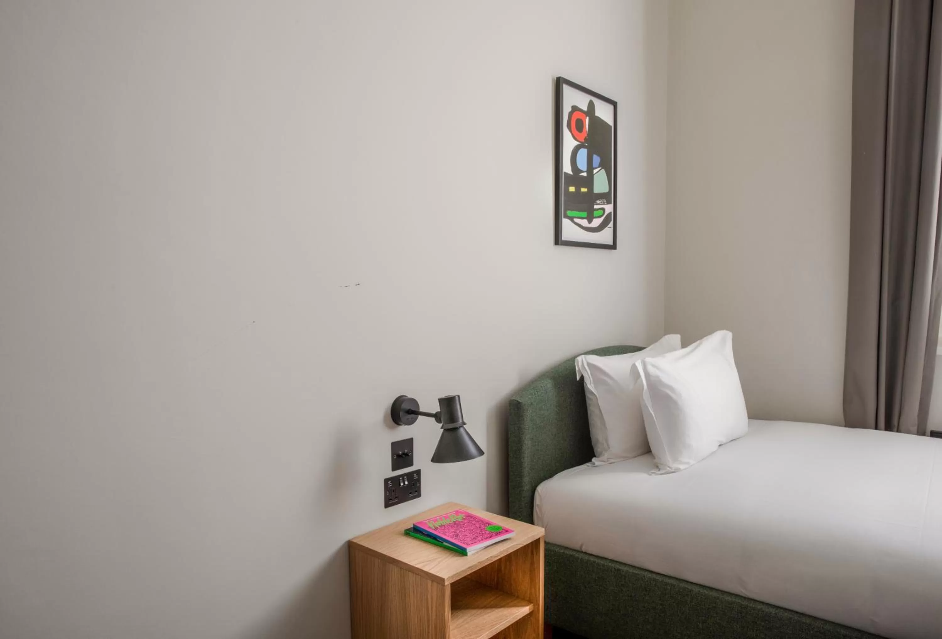 Bed in Bedford Corner Hotel