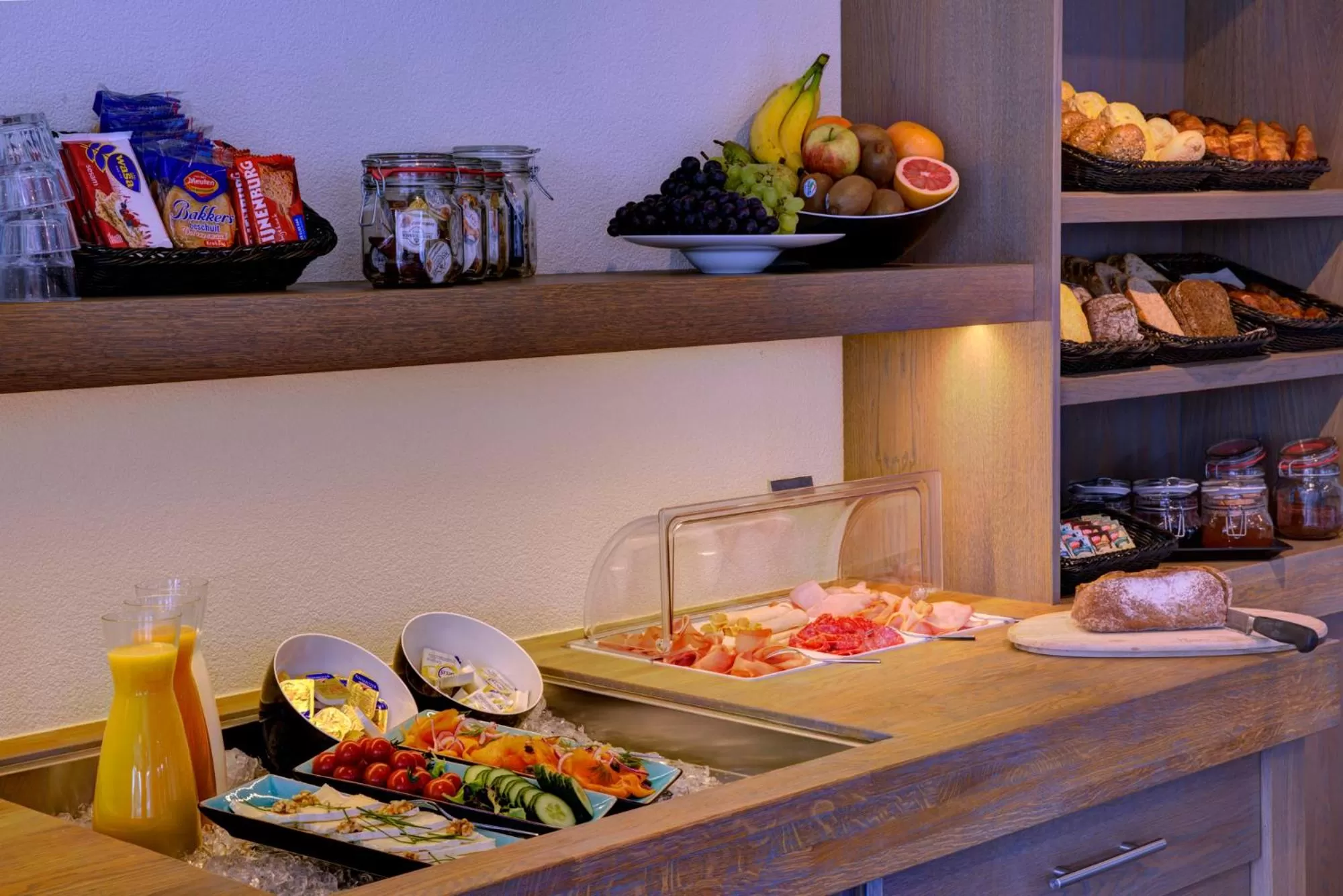 Breakfast in De Maasparel Nextdoor Maassuites