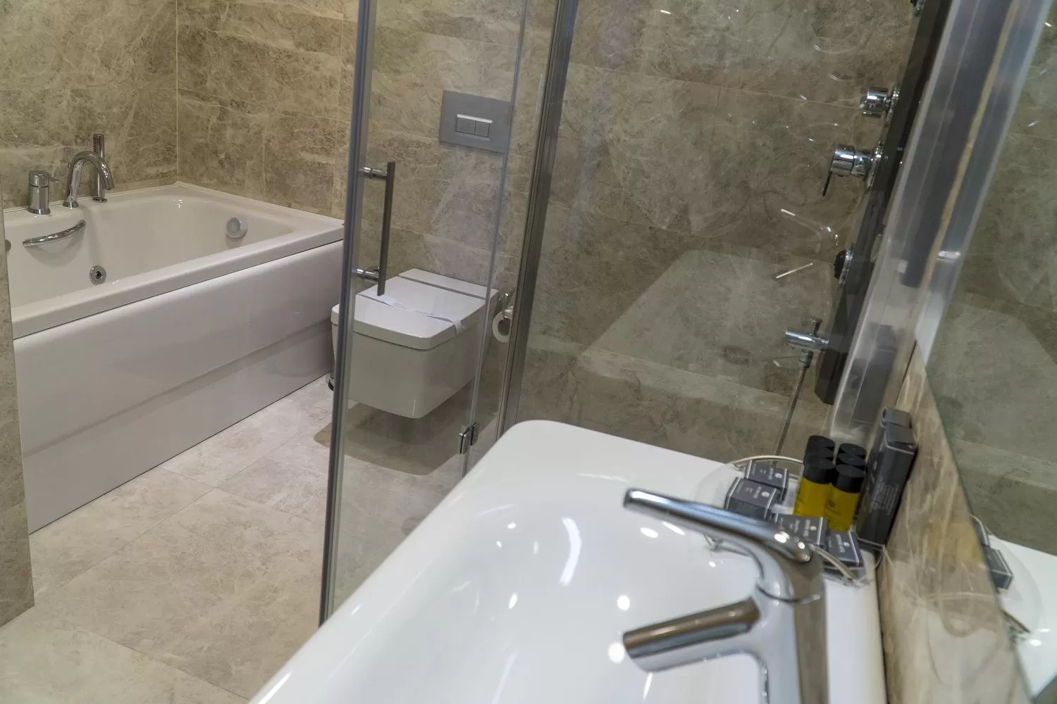 Bathroom in Greymark Hotel