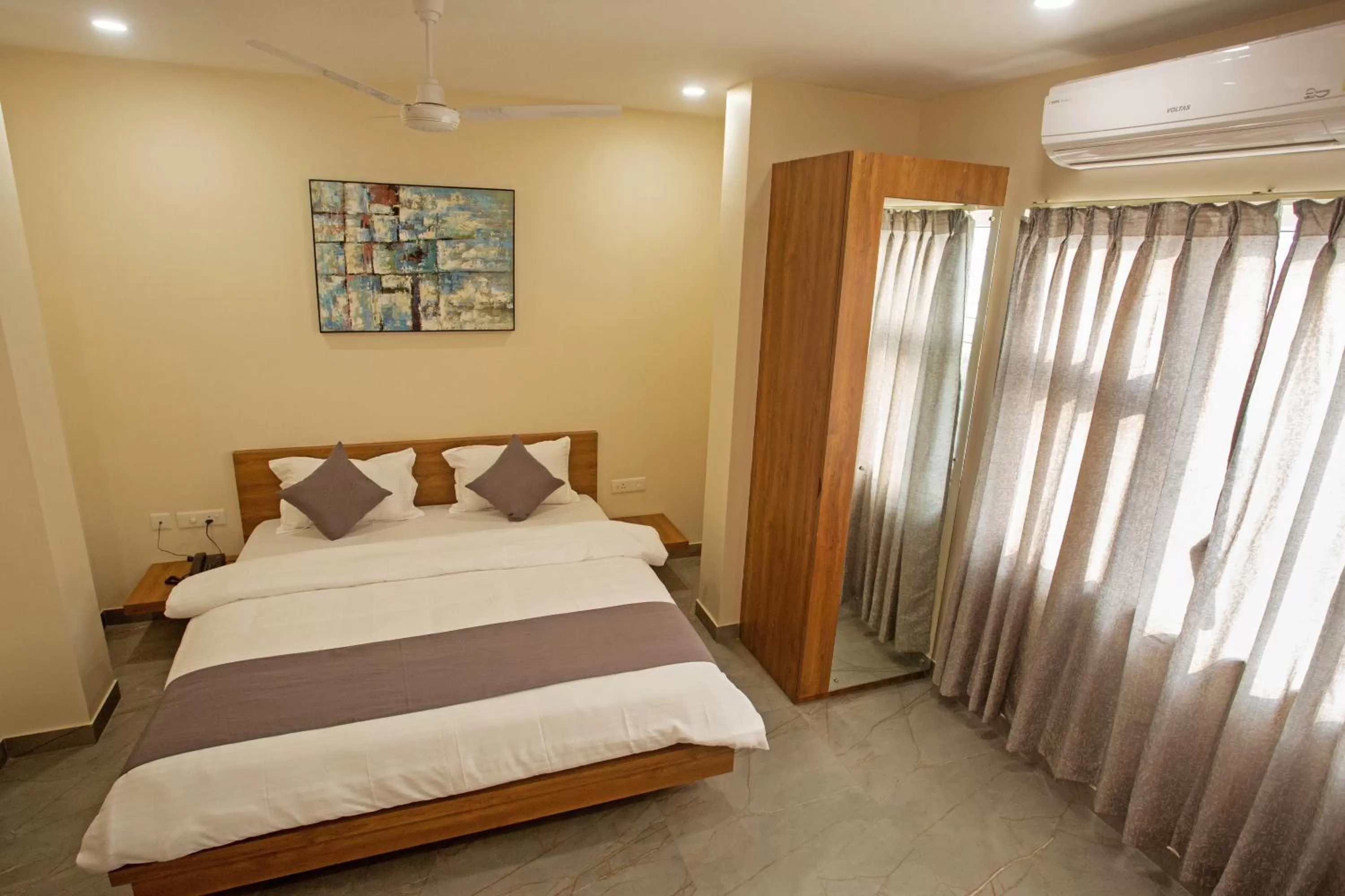 Bed in Grey House Inn