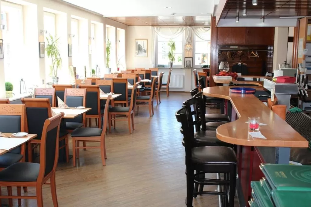 Restaurant/Places to Eat in Hotel Landgasthof Zur Alten Scheune