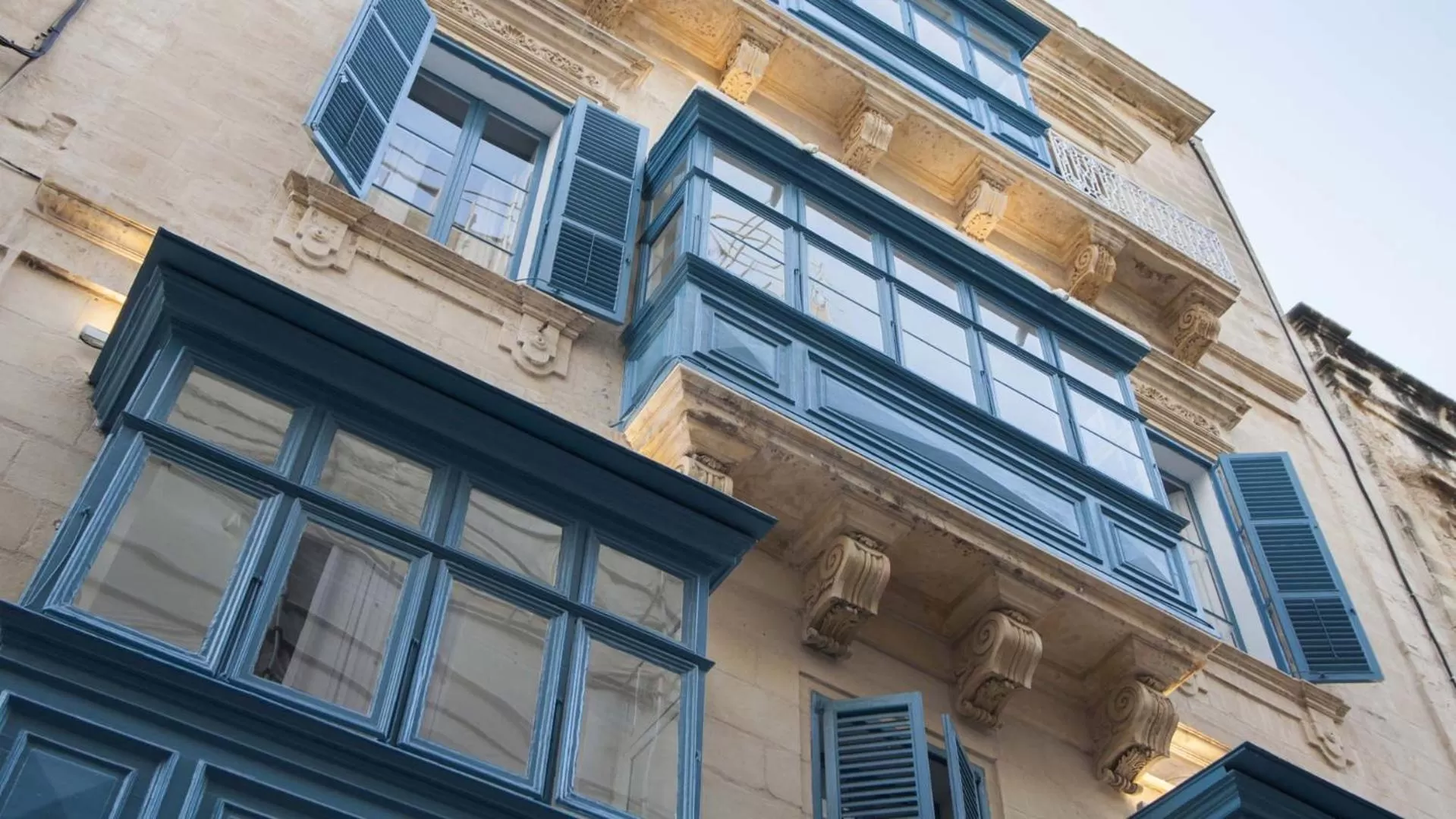 Facade/entrance in AX The Saint John