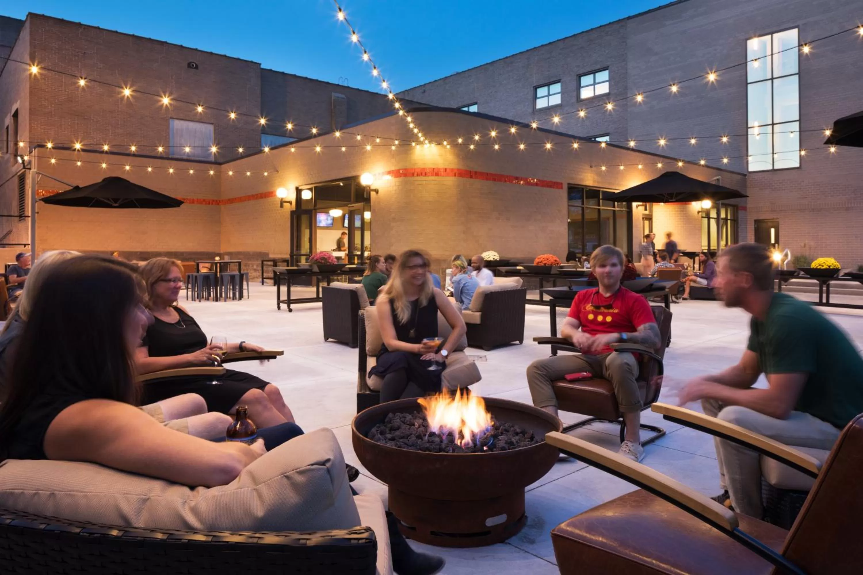 Patio in Hotel Grinnell, Ascend Hotel Collection