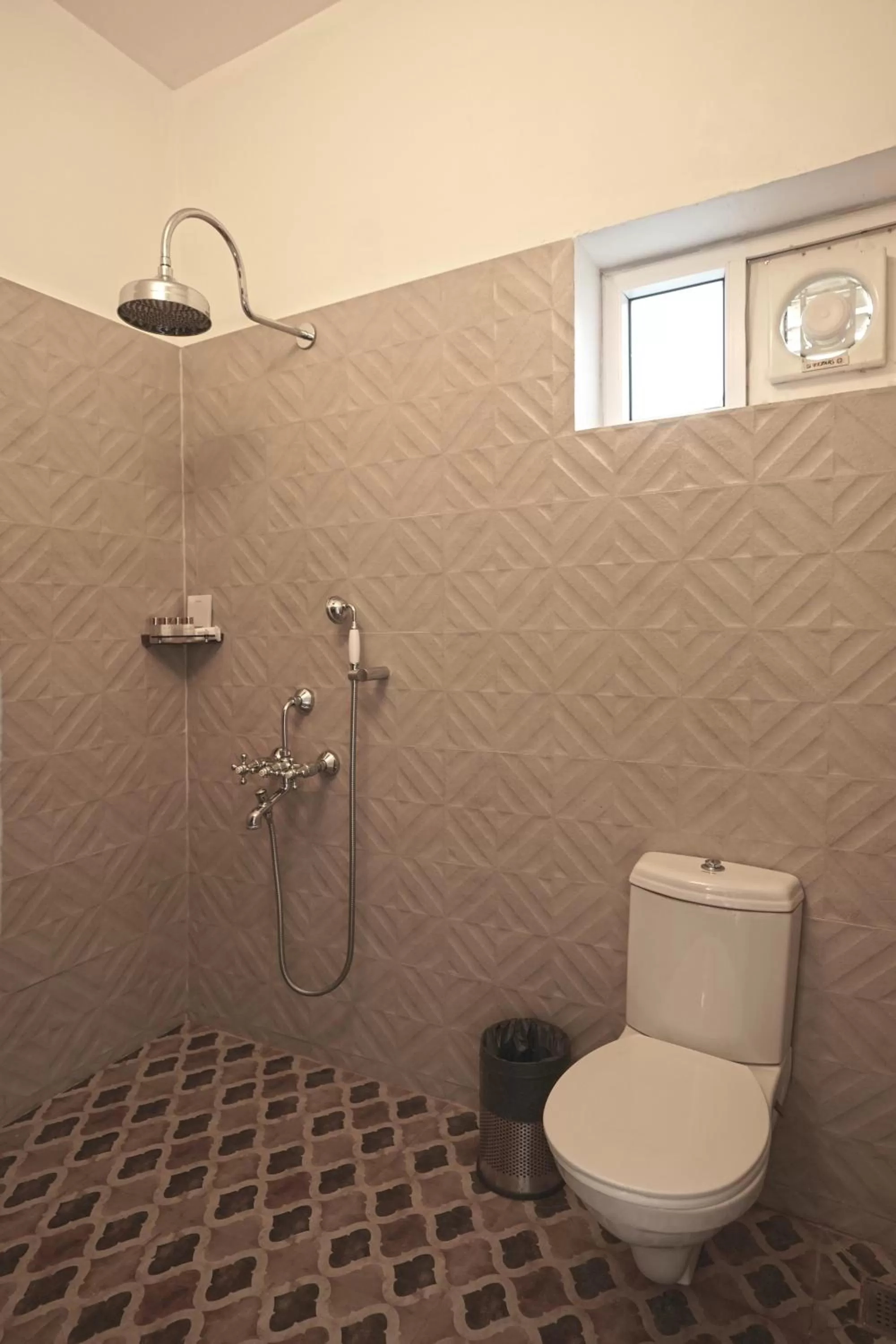 Bathroom in Astroport Sariska Treetop by Eight Continents