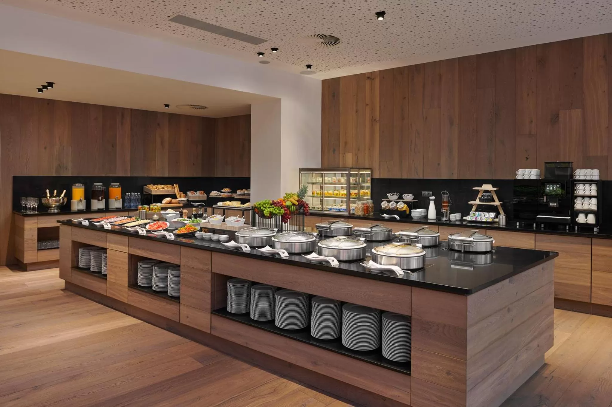 Breakfast in Hotel Passage