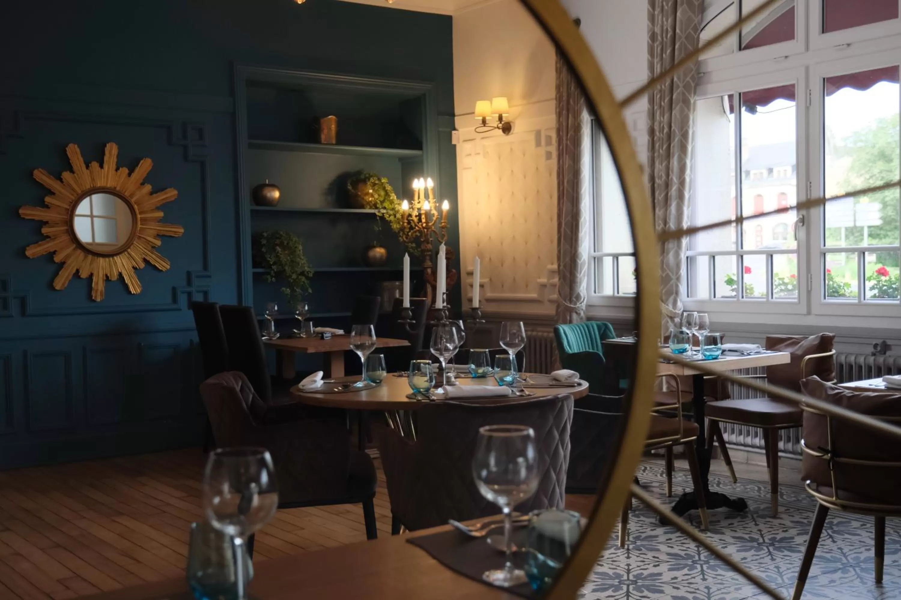 Restaurant/Places to Eat in HOTEL BELLEVUE