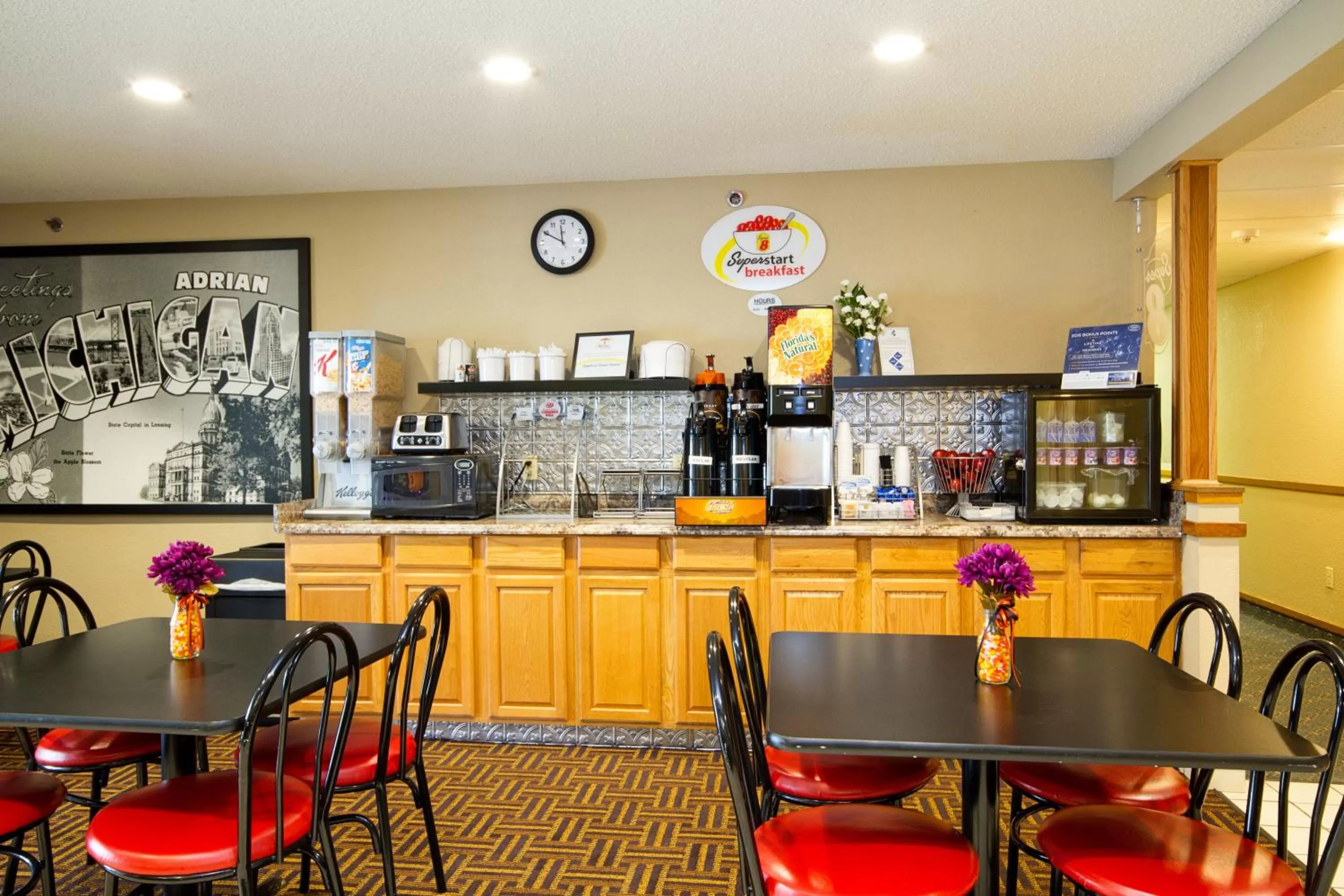 Continental breakfast in Super 8 by Wyndham Adrian