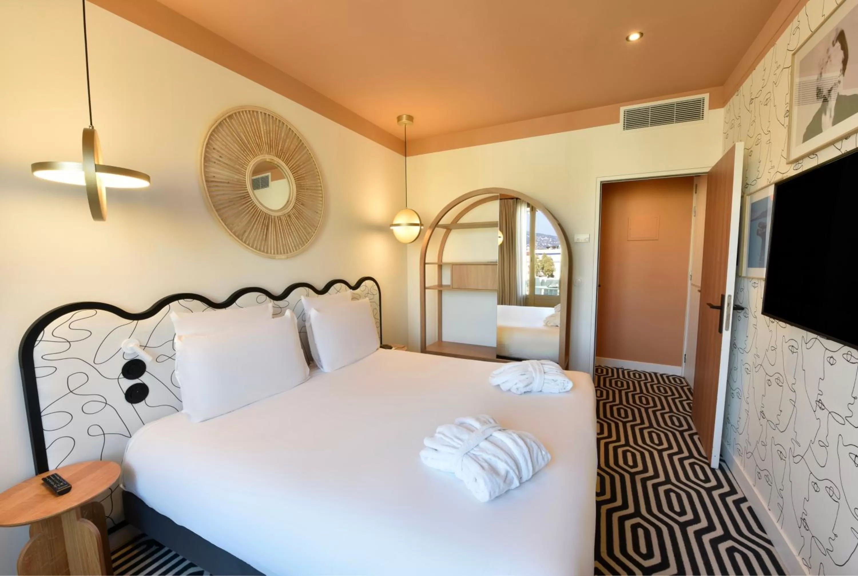 Superior Double or Twin Room with Garden View in Albert 1er