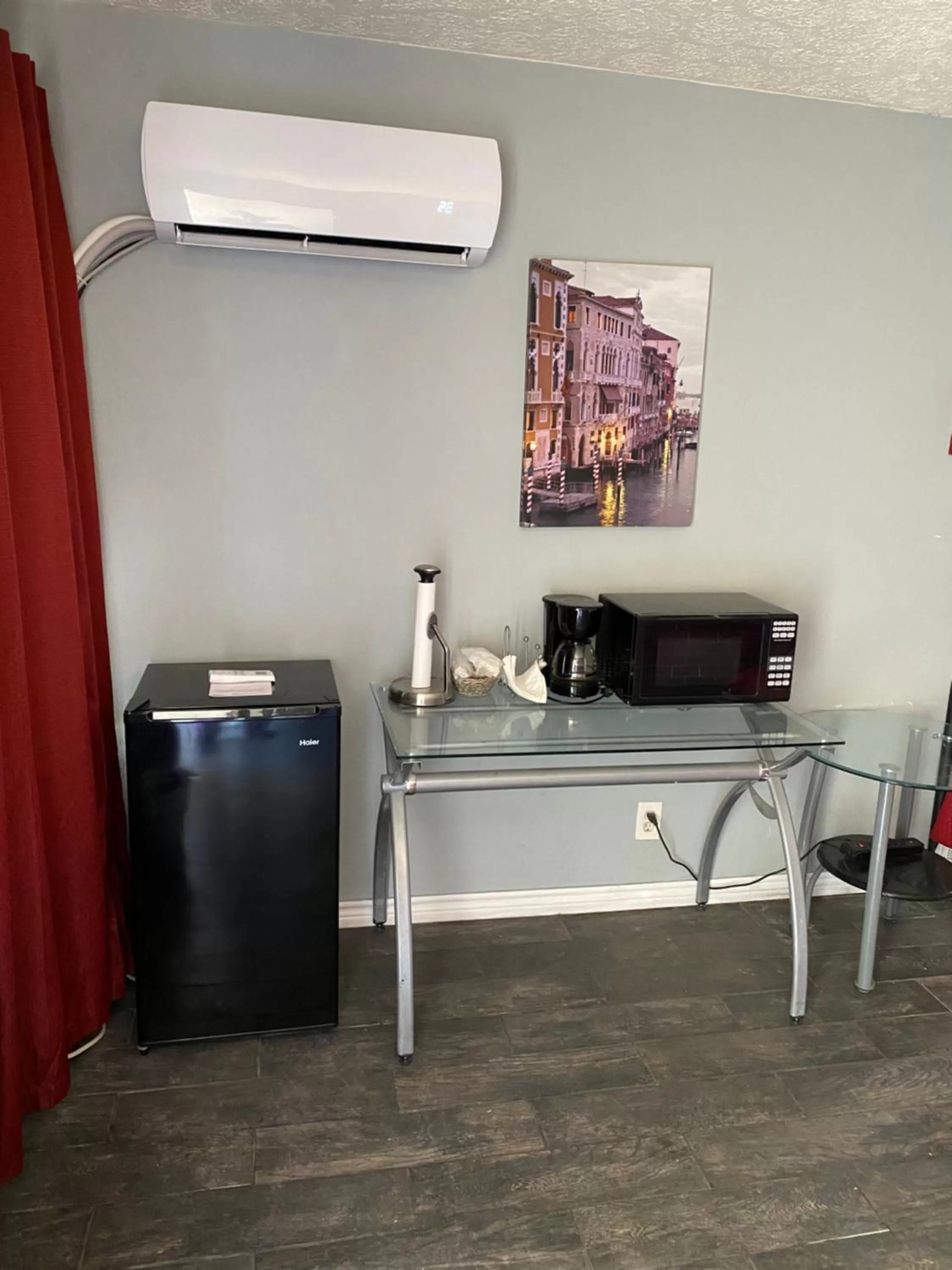 Bedroom in Capri Beach Hotel