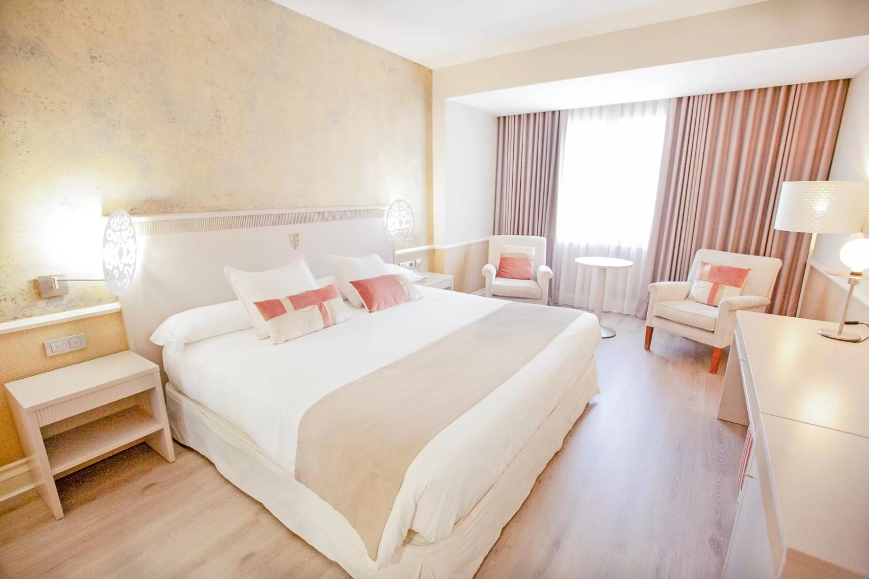 Bed in Hotel Alfonso VIII