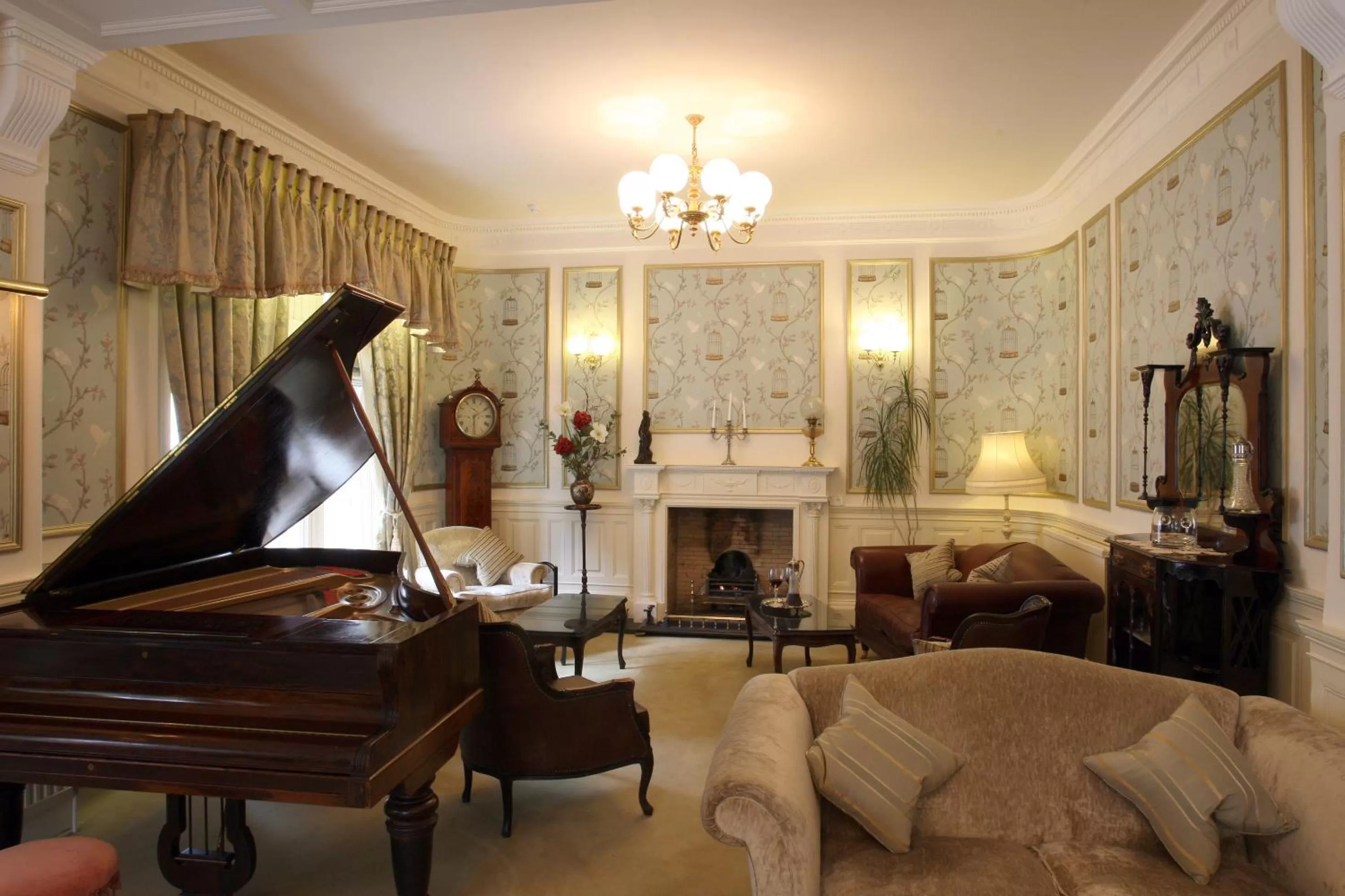 Lobby or reception in Mansion House Hotel