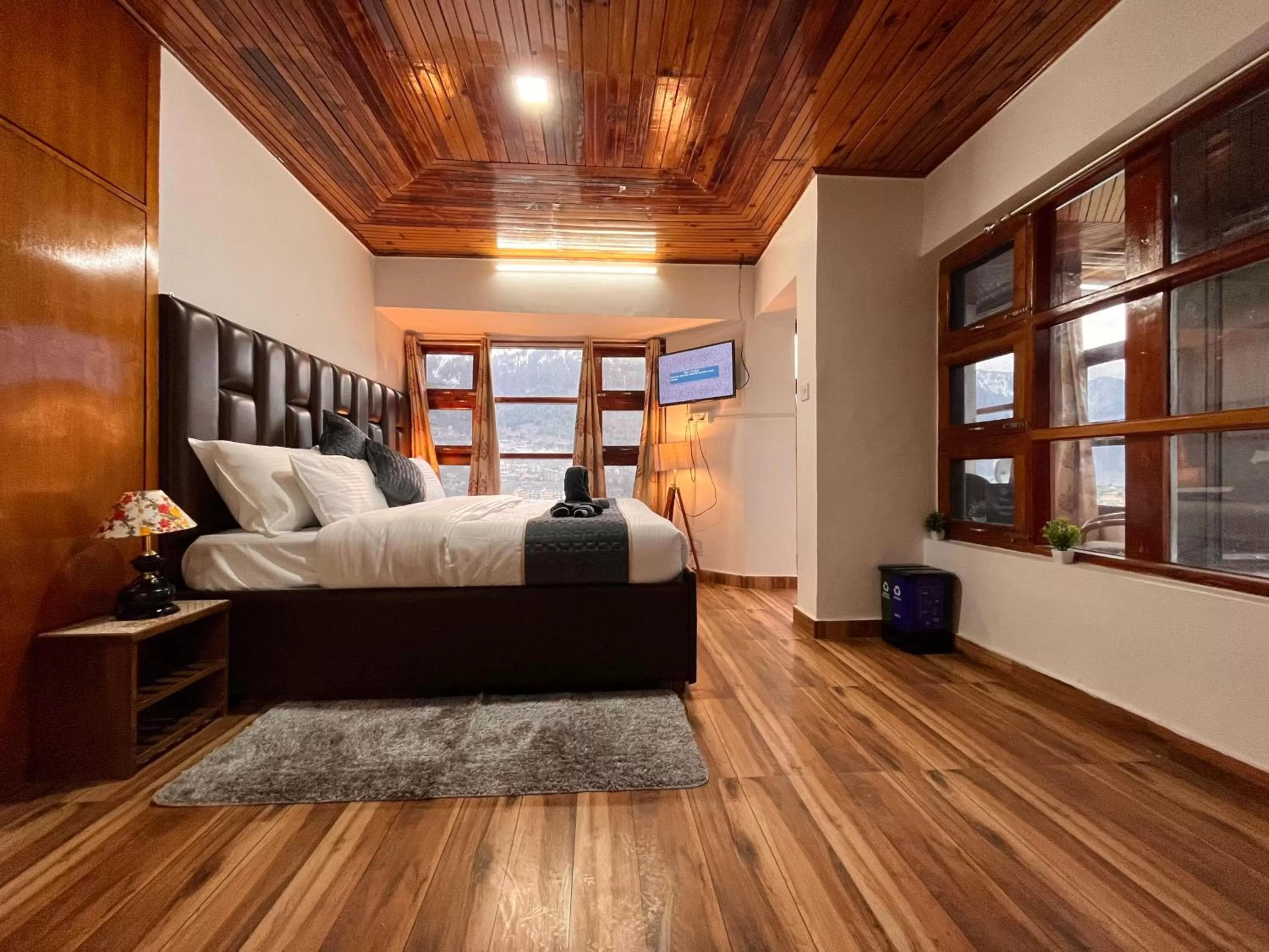 Bed in Nomad 2 Bedroom independent Luxury Cottages