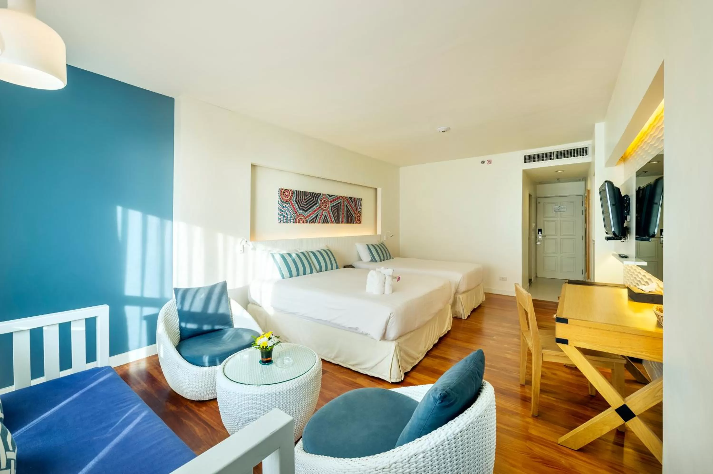 Photo of the whole room, Bed in Jomtien Palm Beach Hotel and Resort