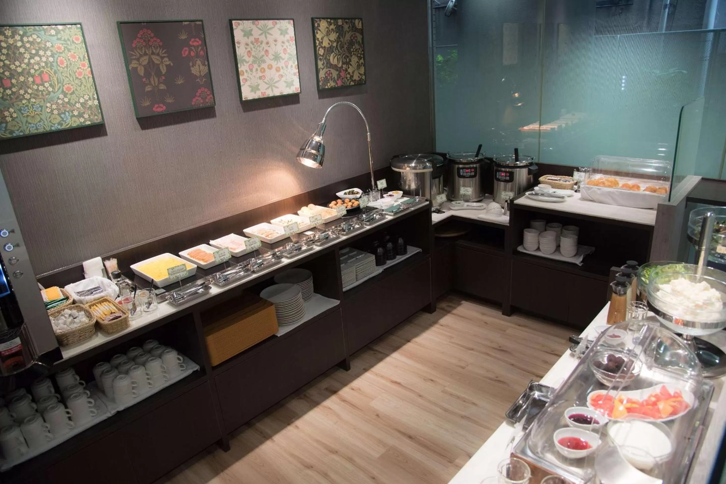 Restaurant/places to eat in Best Western Osaka Tsukamoto